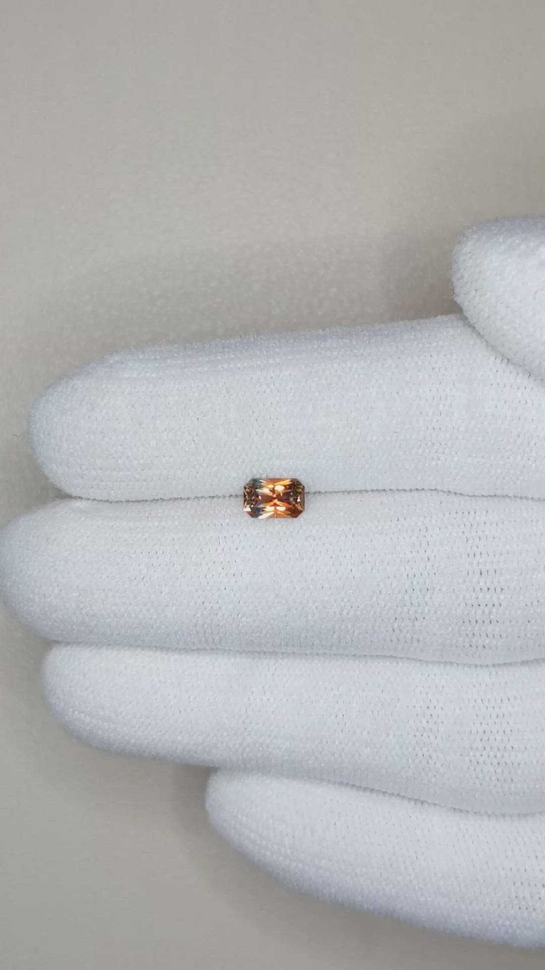 0.46 Ct. Bi Color Sapphire from Ceylon (Sri Lanka) Size Video