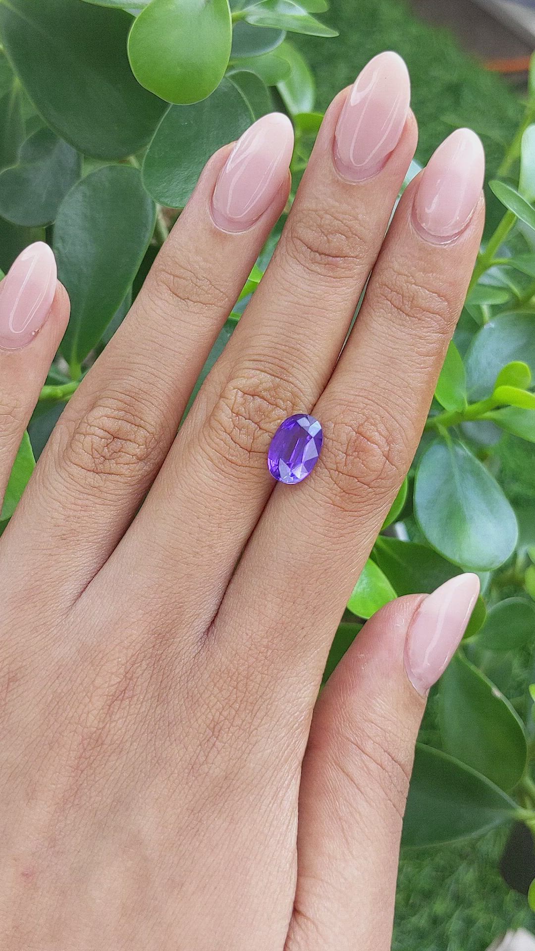 4.04 Ct. Bluish Purple Sapphire from Ceylon (Sri Lanka) Size Video