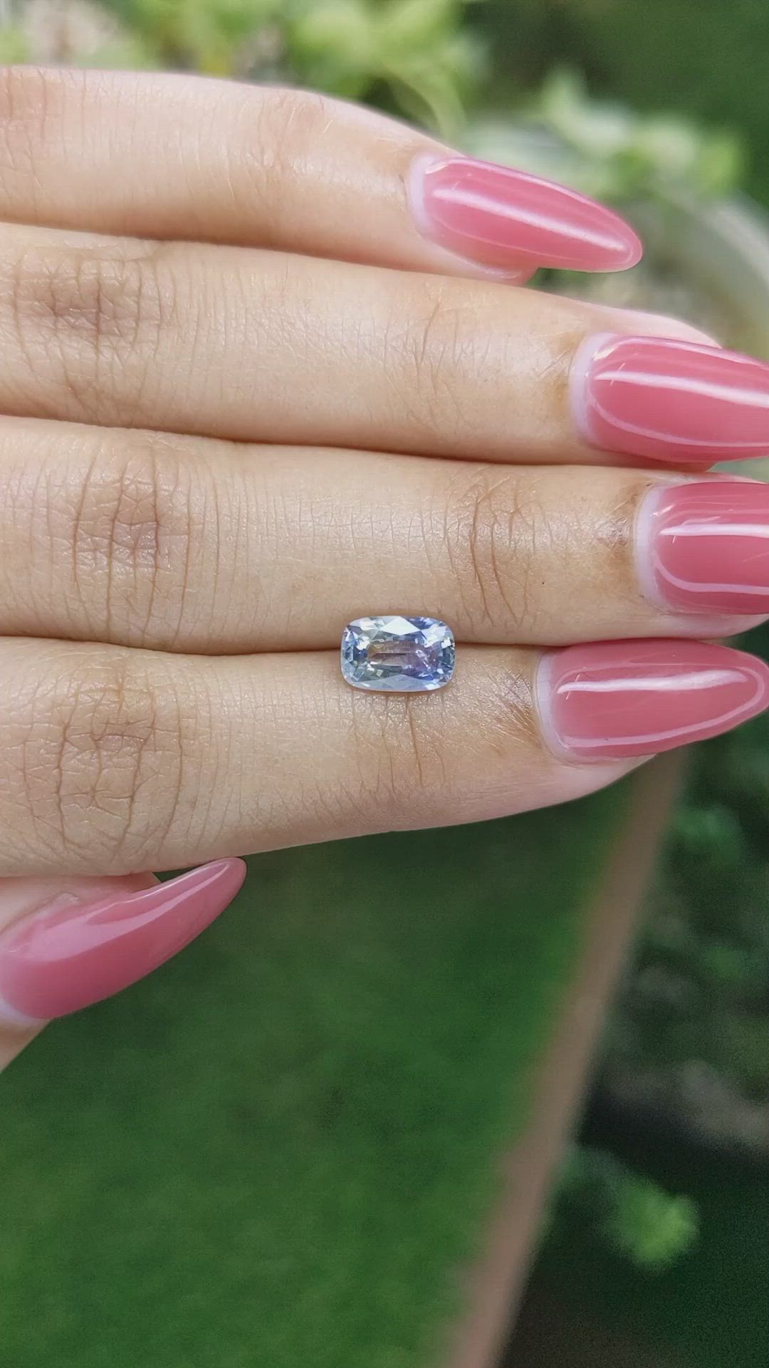1.37 Ct. Bi Color Sapphire from Ceylon (Sri Lanka) Size Video