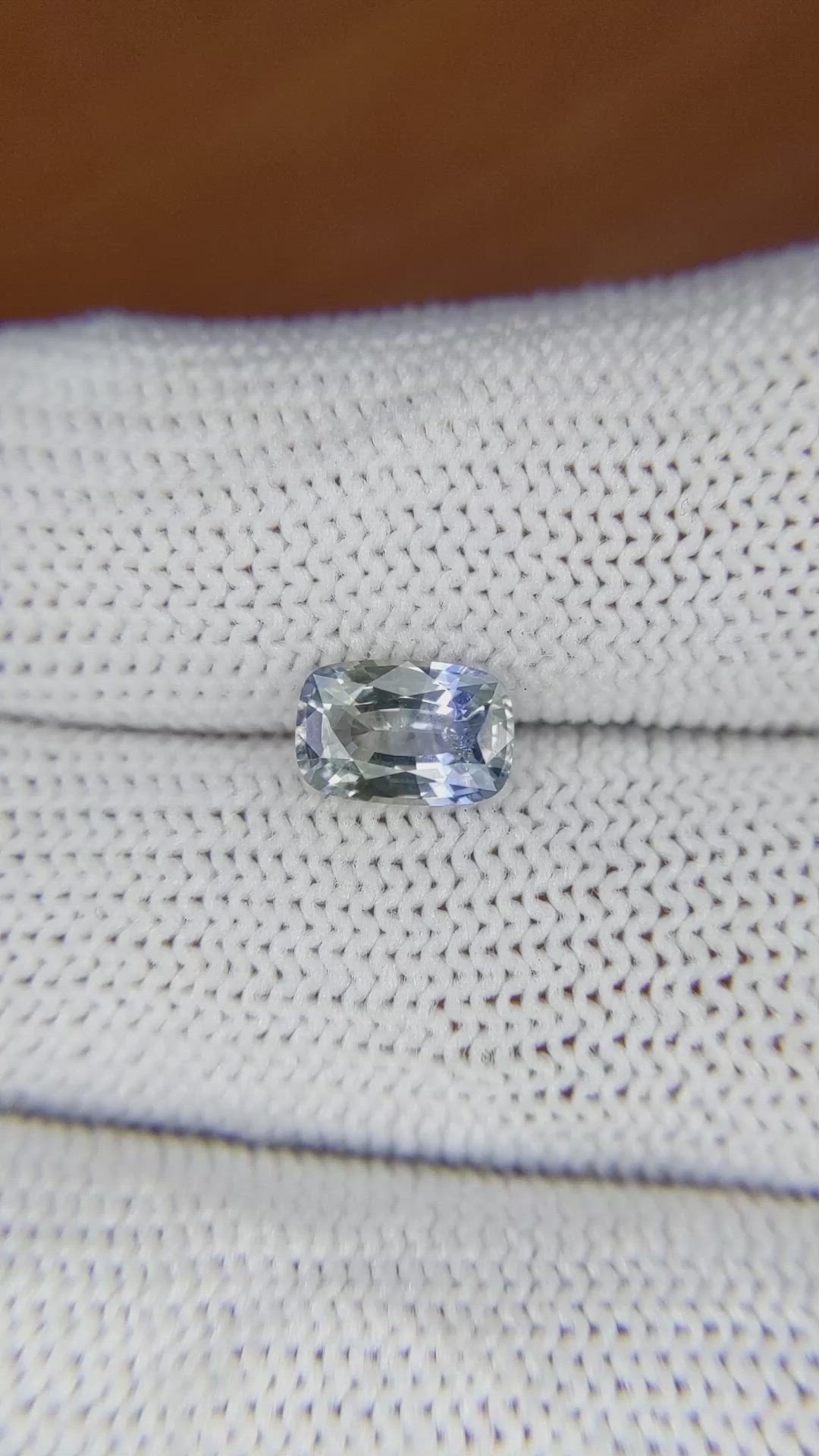 1.37 Ct. Bi Color Sapphire from Ceylon (Sri Lanka) Size Video