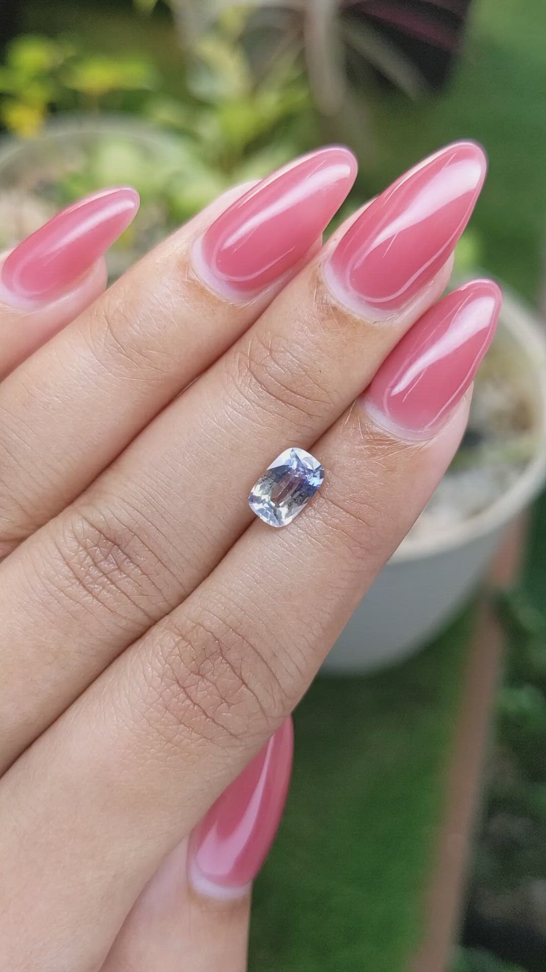 1.37 Ct. Bi Color Sapphire from Ceylon (Sri Lanka) Size Video