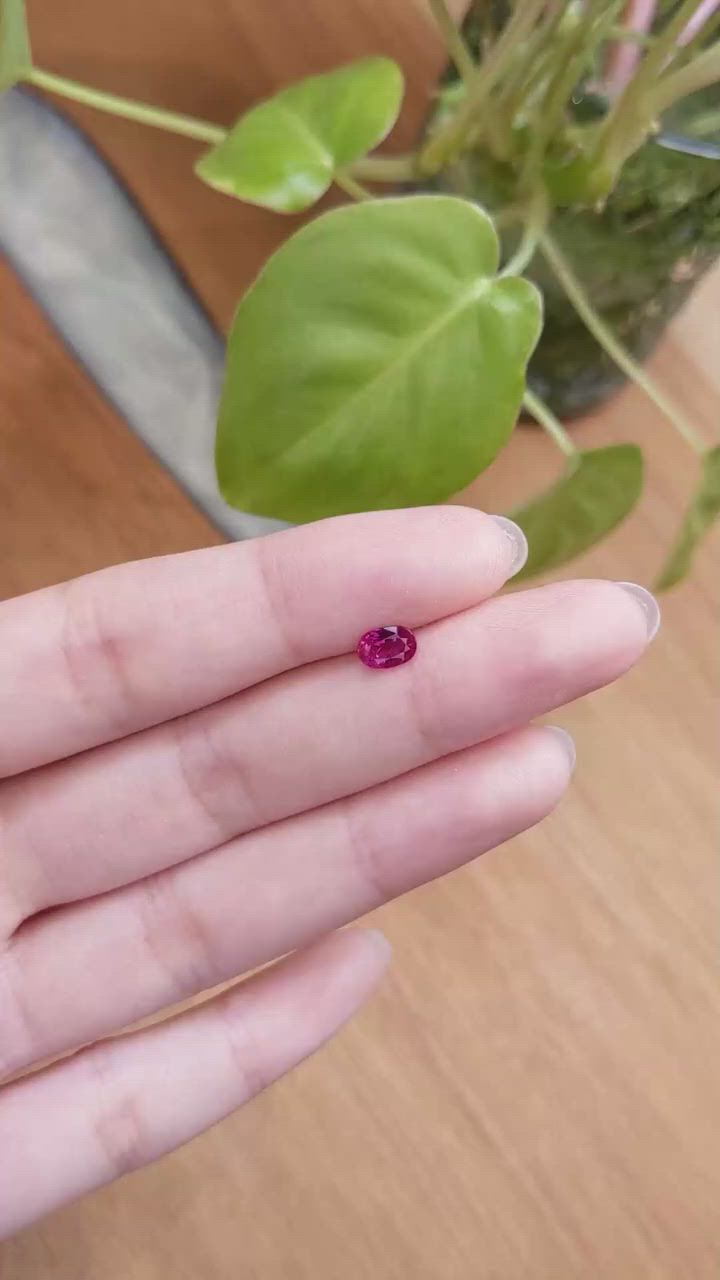 0.80 Ct. Reddish Pink Sapphire from Thailand Size Video