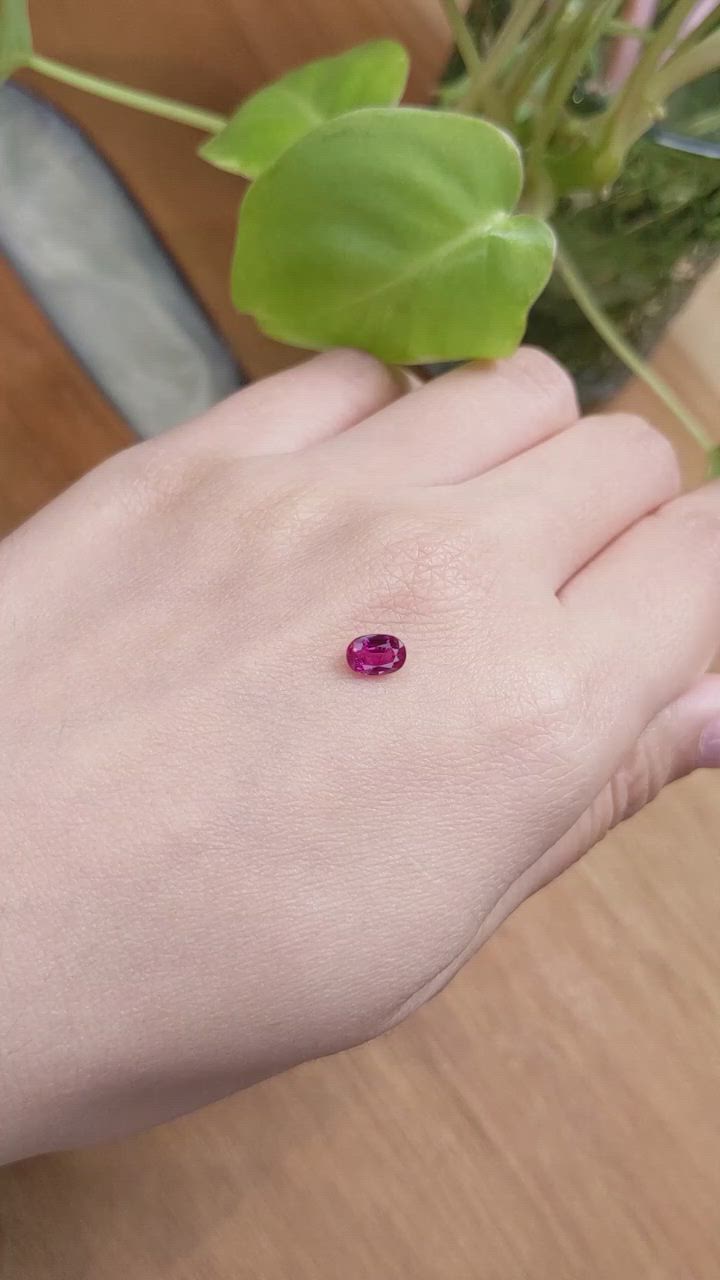 0.80 Ct. Reddish Pink Sapphire from Thailand Size Video