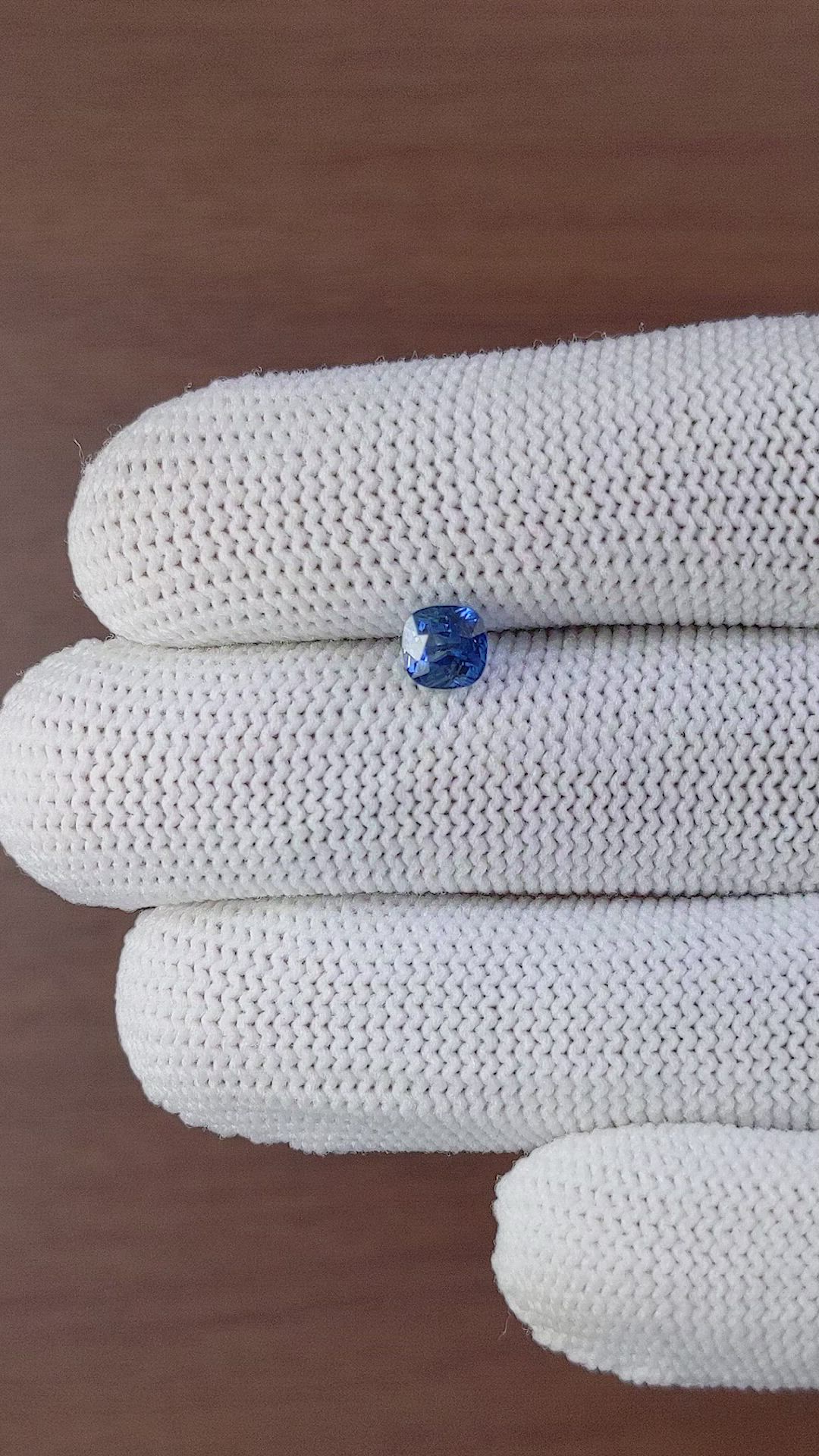 1.04 Ct. Blue Sapphire from Ceylon (Sri Lanka) Size Video