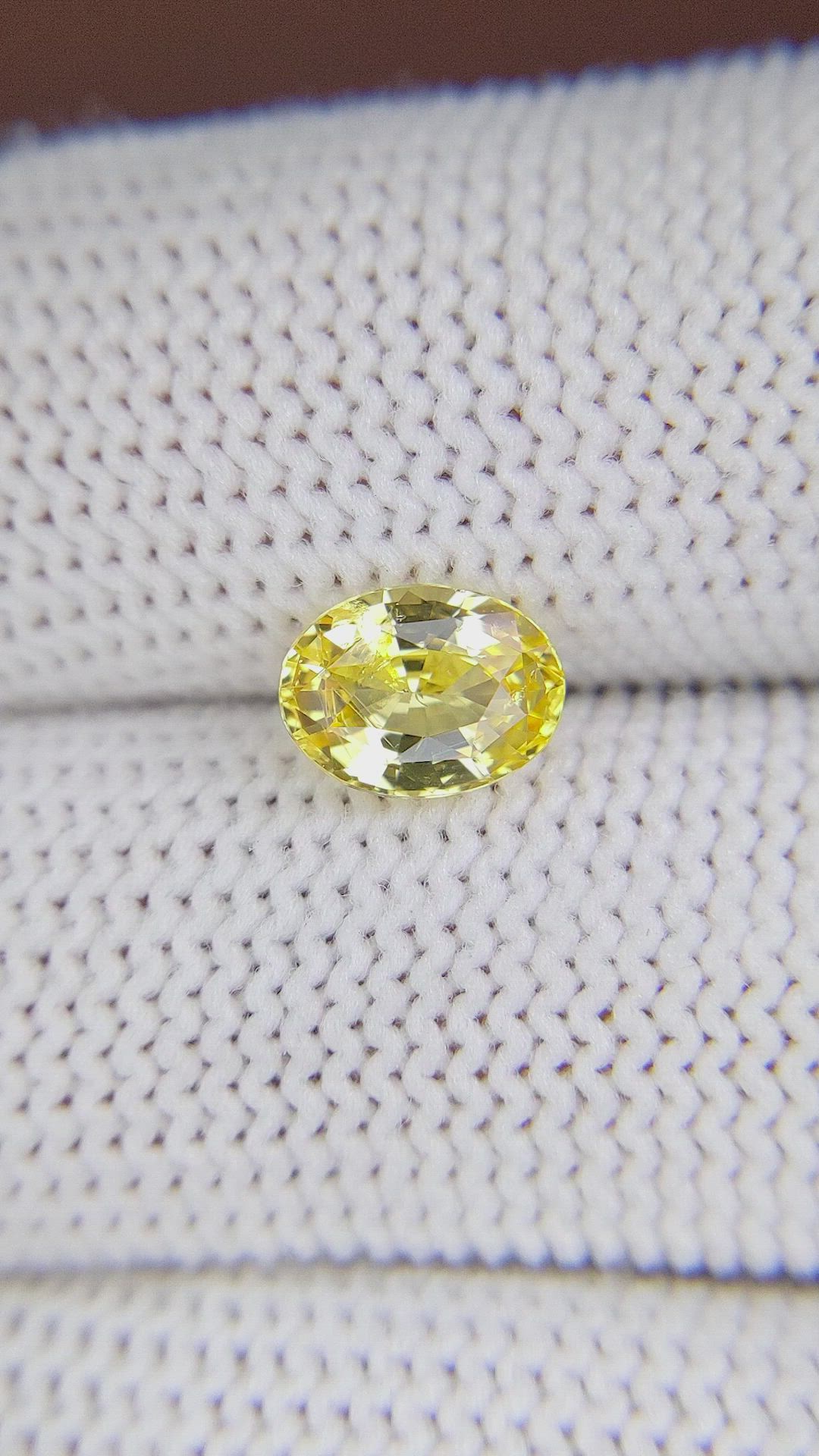 1.53 Ct. Yellow Sapphire from Ceylon (Sri Lanka) Size Video