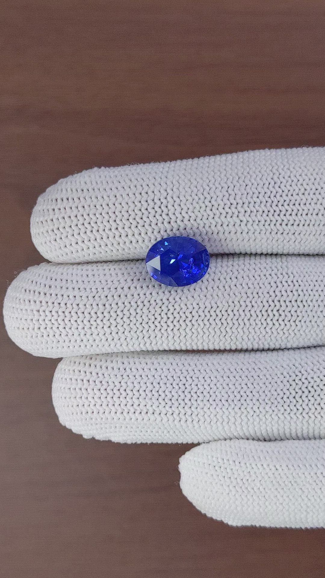 4.41 Ct. Blue Sapphire from Ceylon (Sri Lanka) Size Video