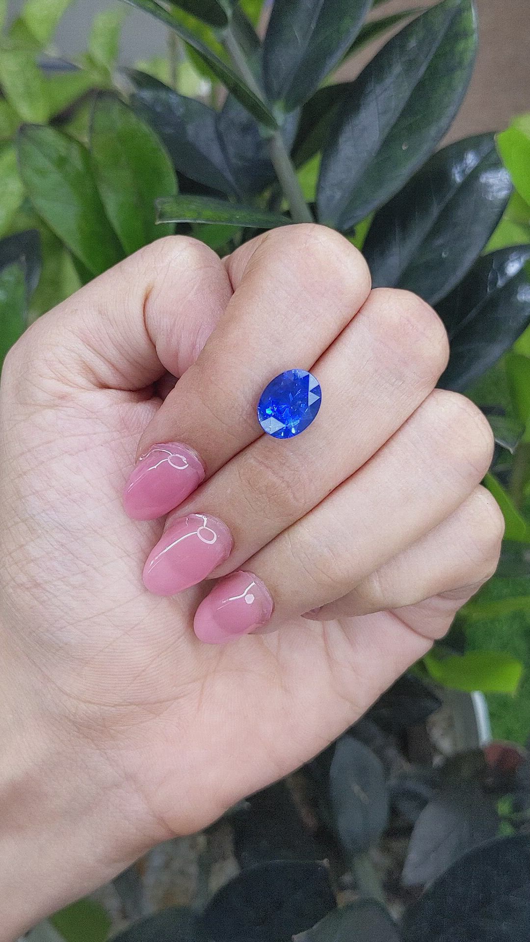 4.41 Ct. Blue Sapphire from Ceylon (Sri Lanka) Size Video