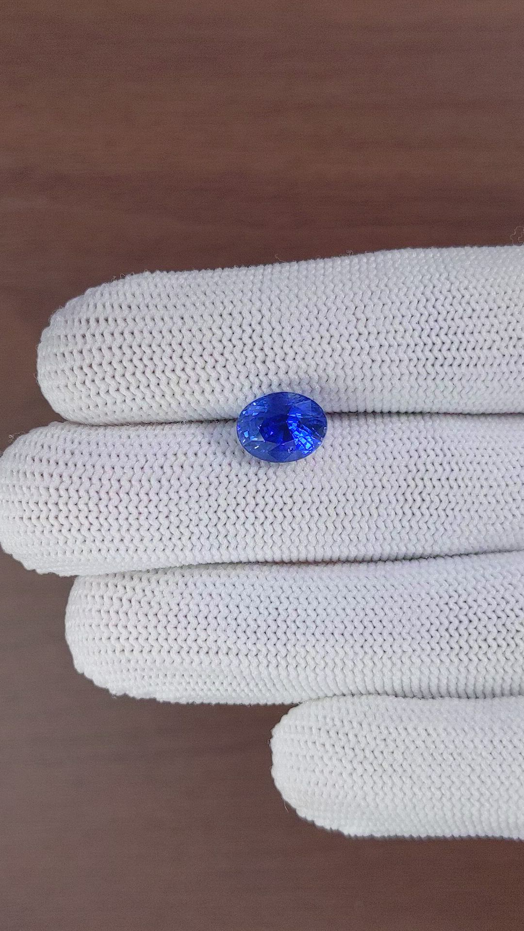 4.14 Ct. Blue Sapphire from Ceylon (Sri Lanka) Size Video