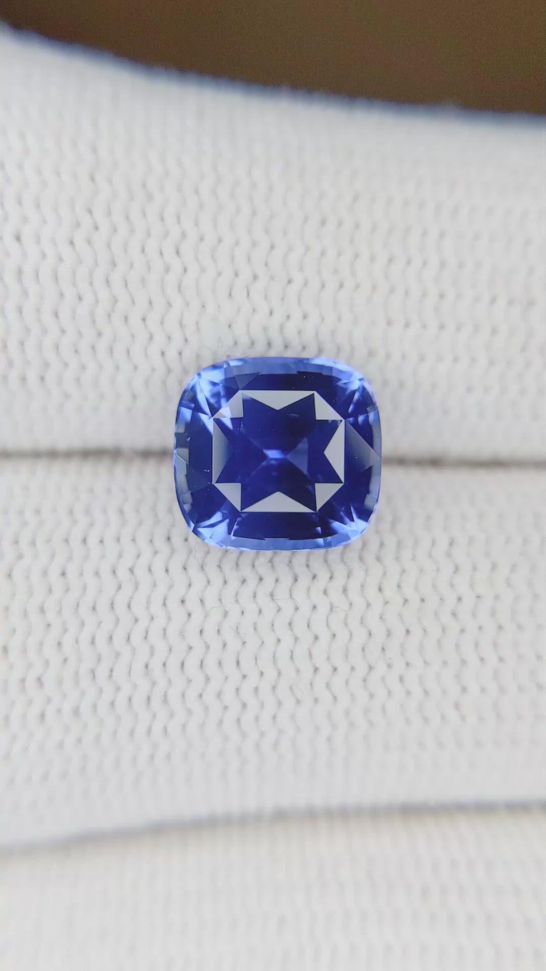 3.59 Ct. Blue Sapphire from Ceylon (Sri Lanka) Size Video