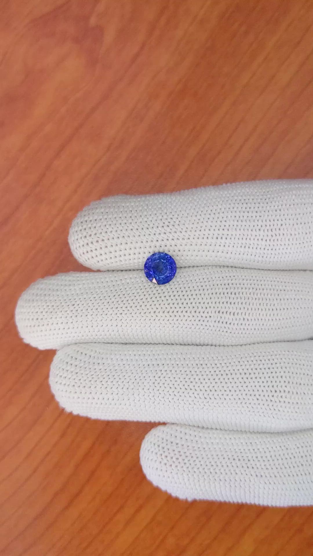 1.32 Ct. Blue Sapphire from Ceylon (Sri Lanka) Size Video