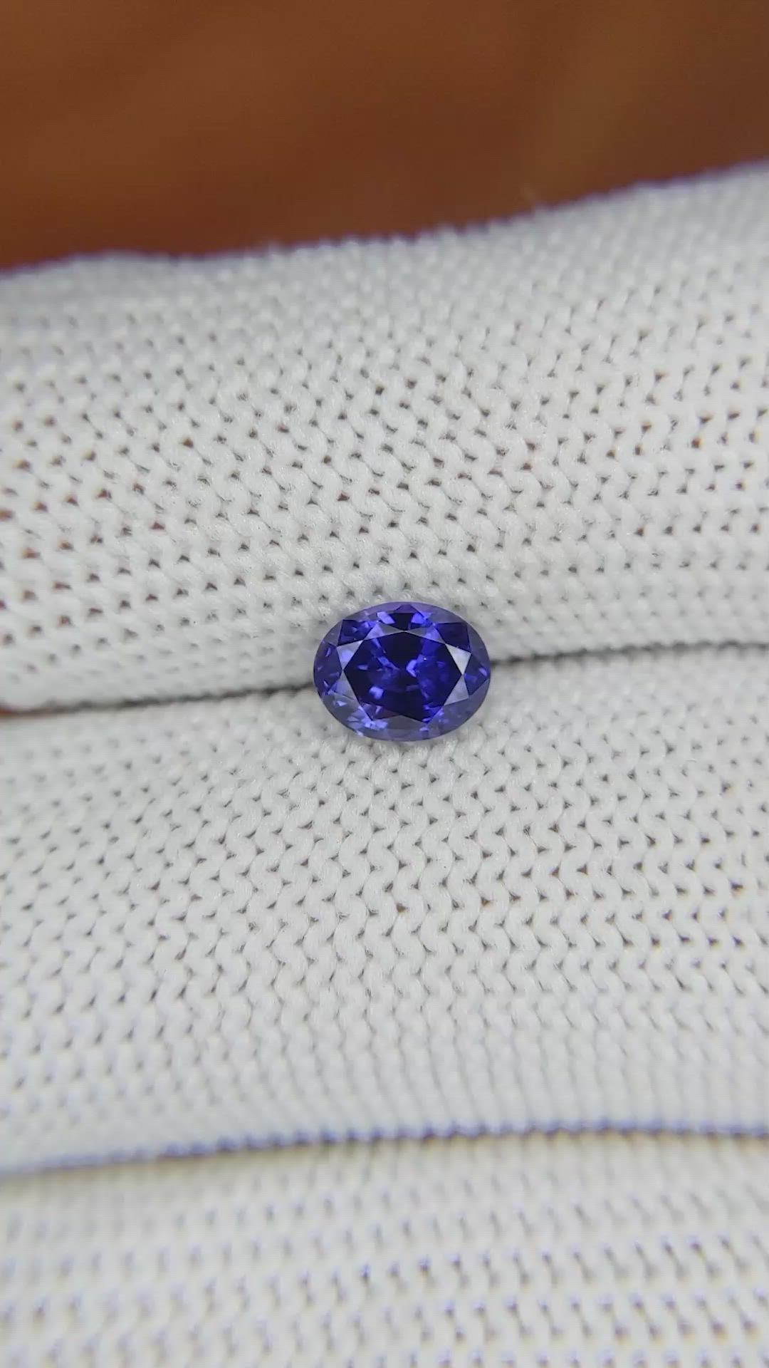 1.04 Ct. Blue Sapphire from Ceylon (Sri Lanka) Size Video