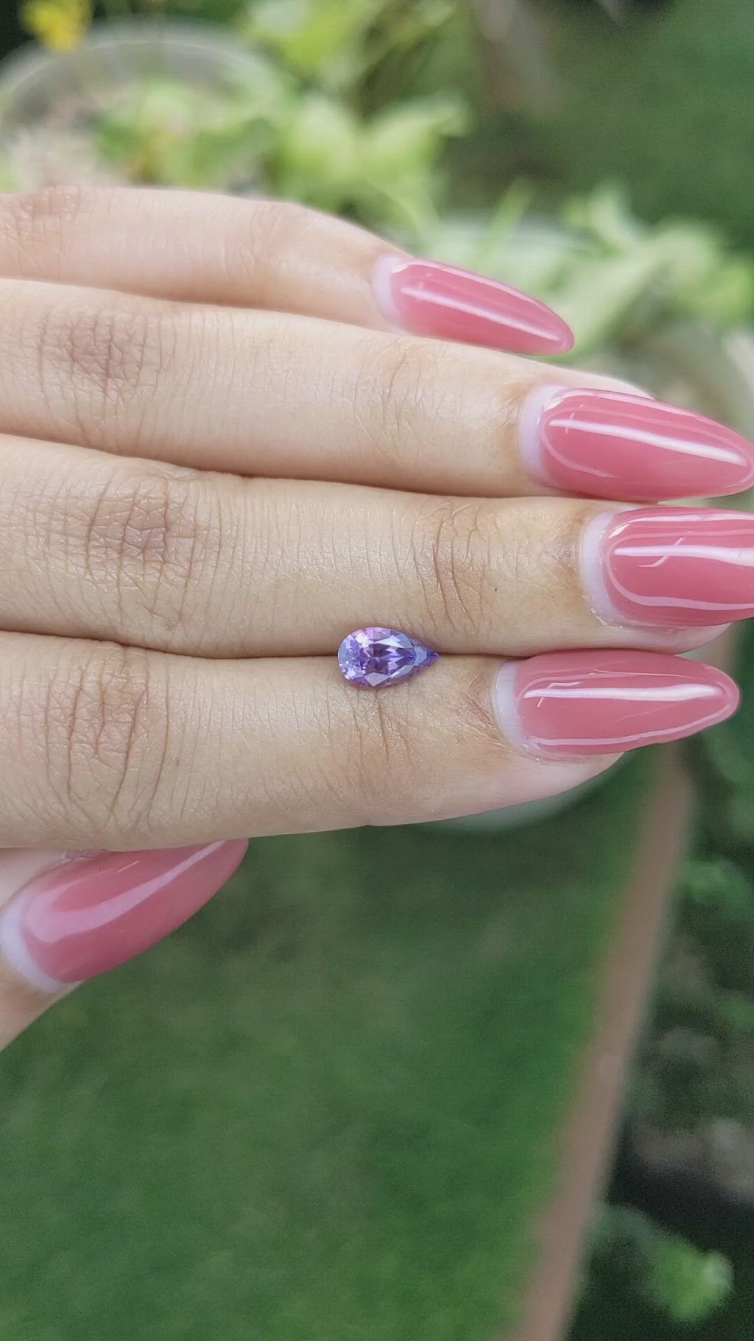 1.00 Ct. Bi Color Sapphire from Ceylon (Sri Lanka) Size Video