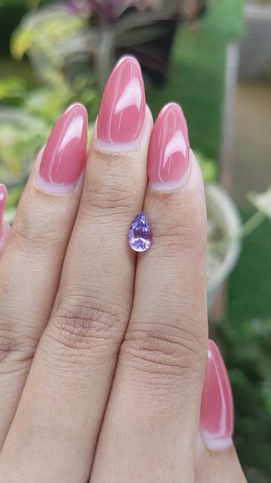 1.00 Ct. Bi Color Sapphire from Ceylon (Sri Lanka) Size Video