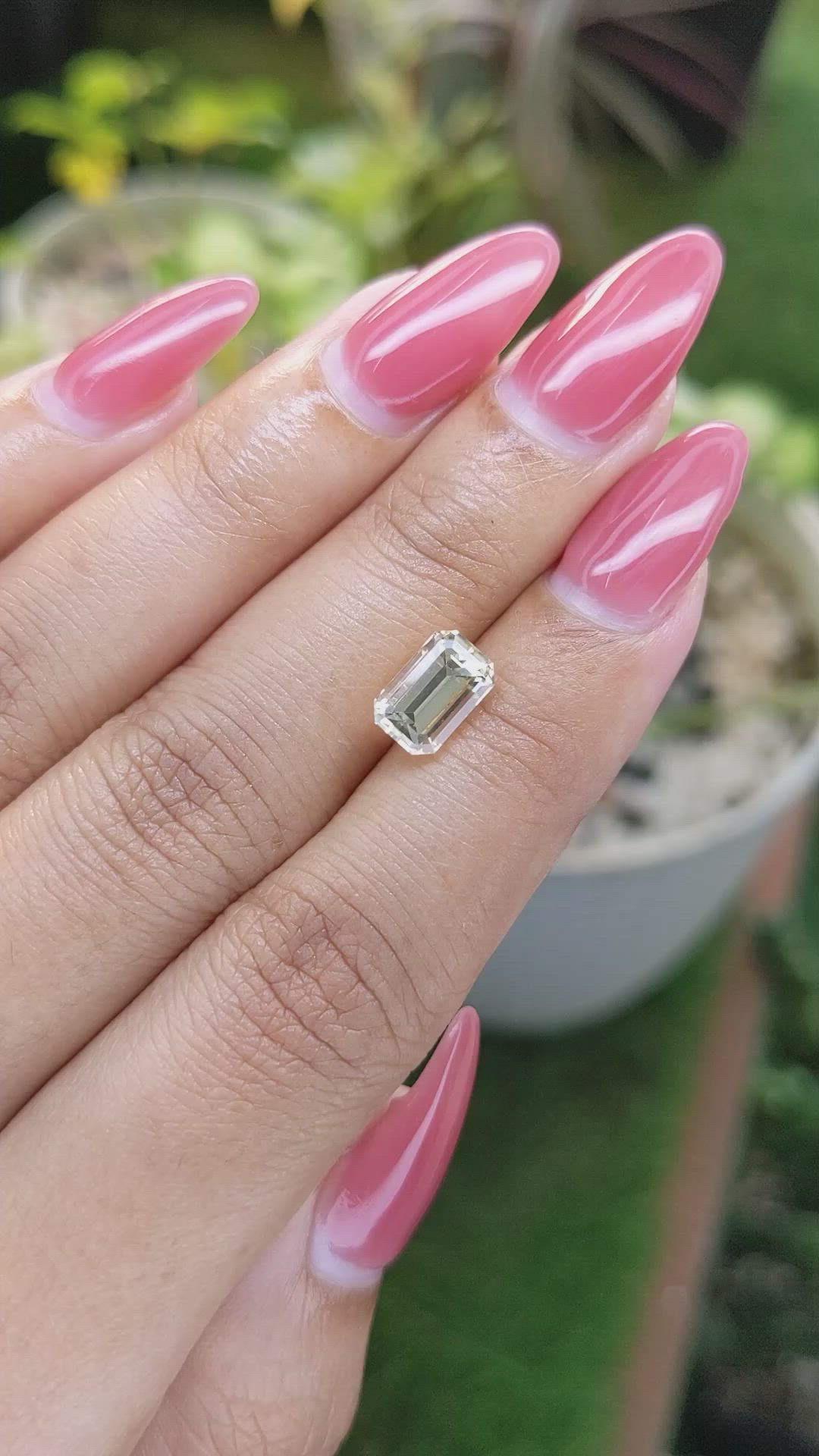 2.42 Ct. Yellow Sapphire from Ceylon (Sri Lanka) Size Video