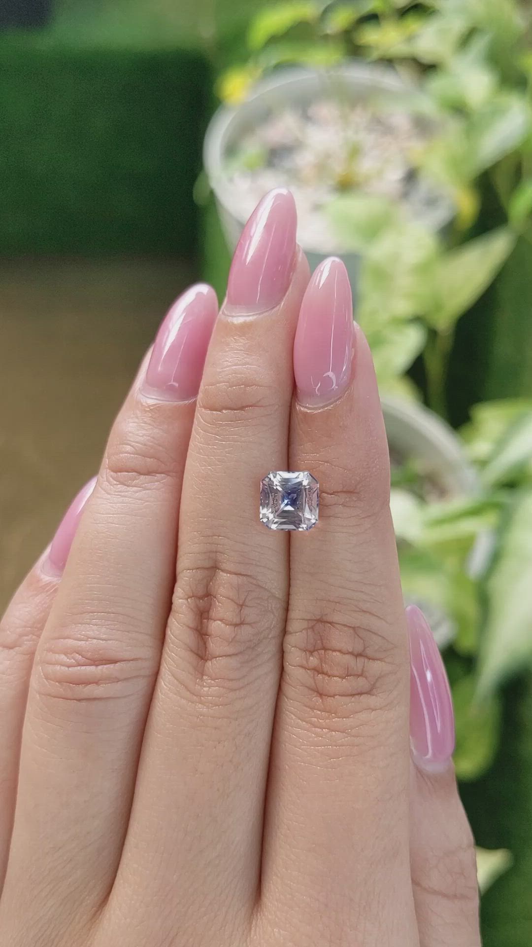 2.36 Ct. Bi Color Sapphire from Ceylon (Sri Lanka) Size Video