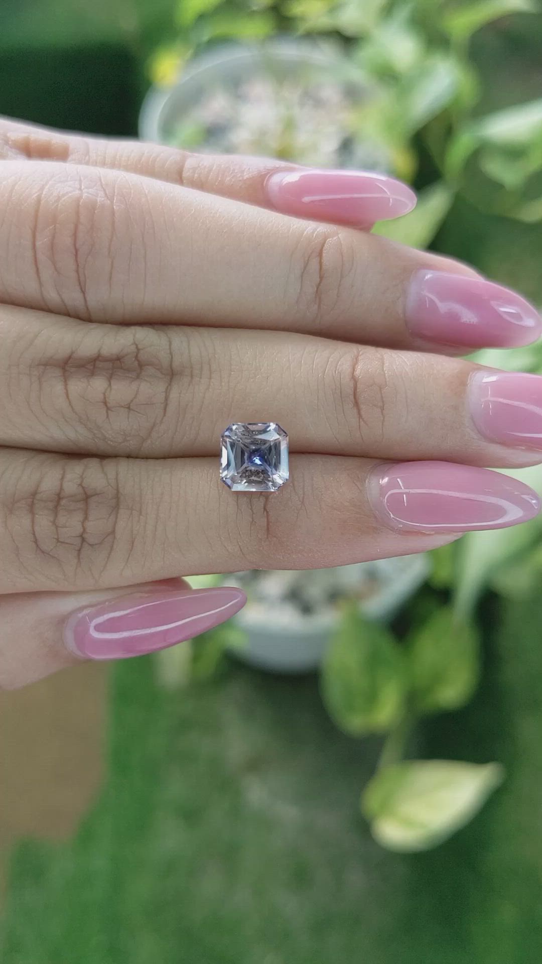 2.36 Ct. Bi Color Sapphire from Ceylon (Sri Lanka) Size Video