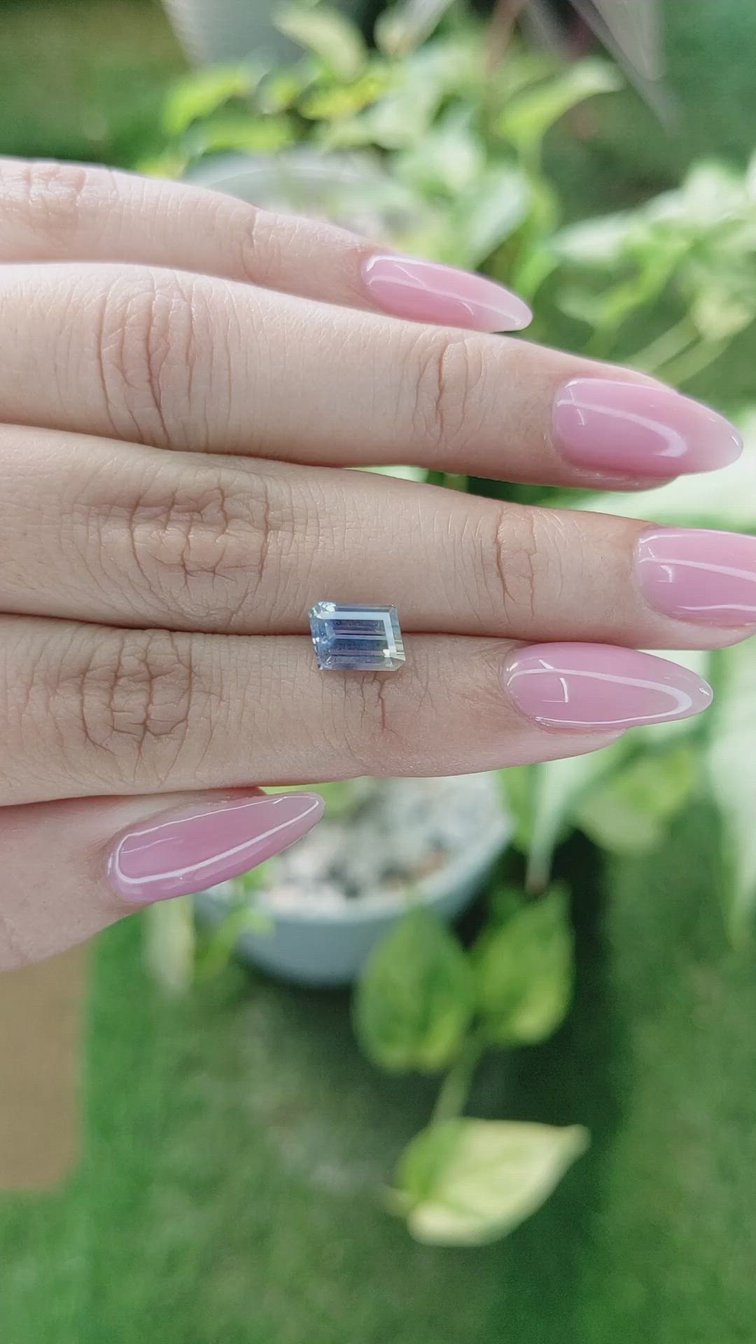 2.40 Ct. Bi Color Sapphire from Ceylon (Sri Lanka) Size Video