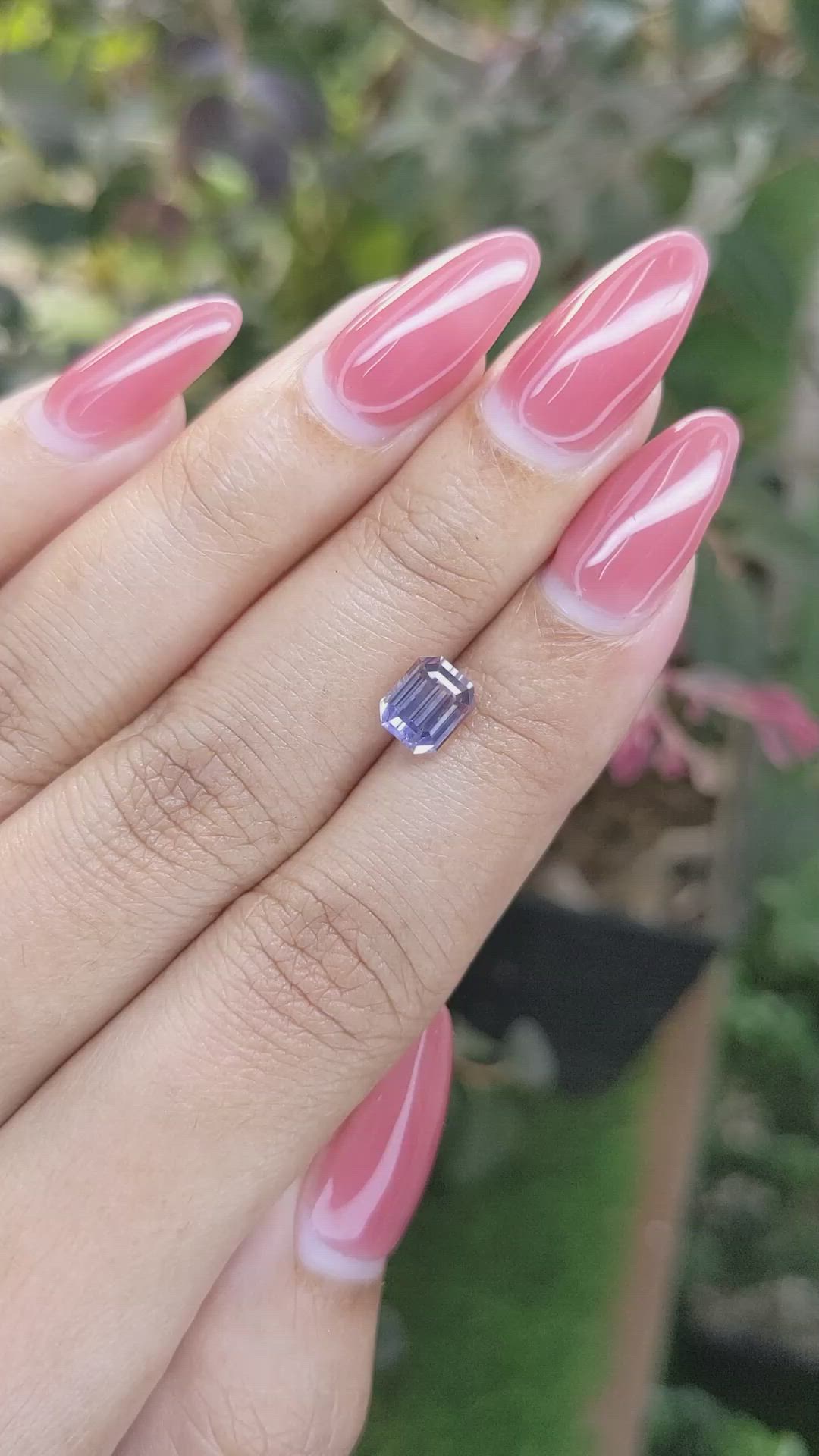2.00 Ct. Bi Color Sapphire from Ceylon (Sri Lanka) Size Video
