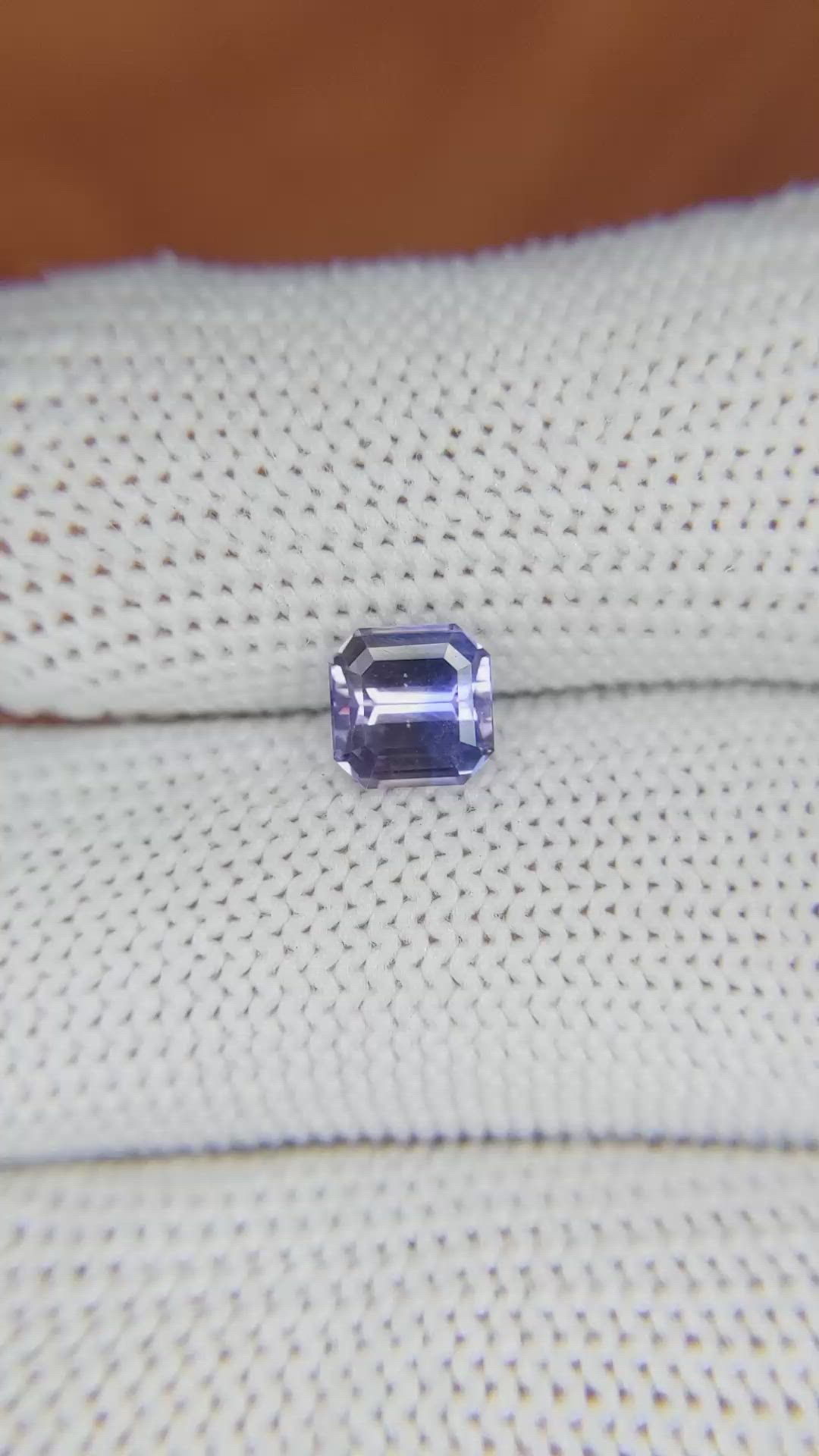 1.33 Ct. Bi Color Sapphire from Ceylon (Sri Lanka) Size Video