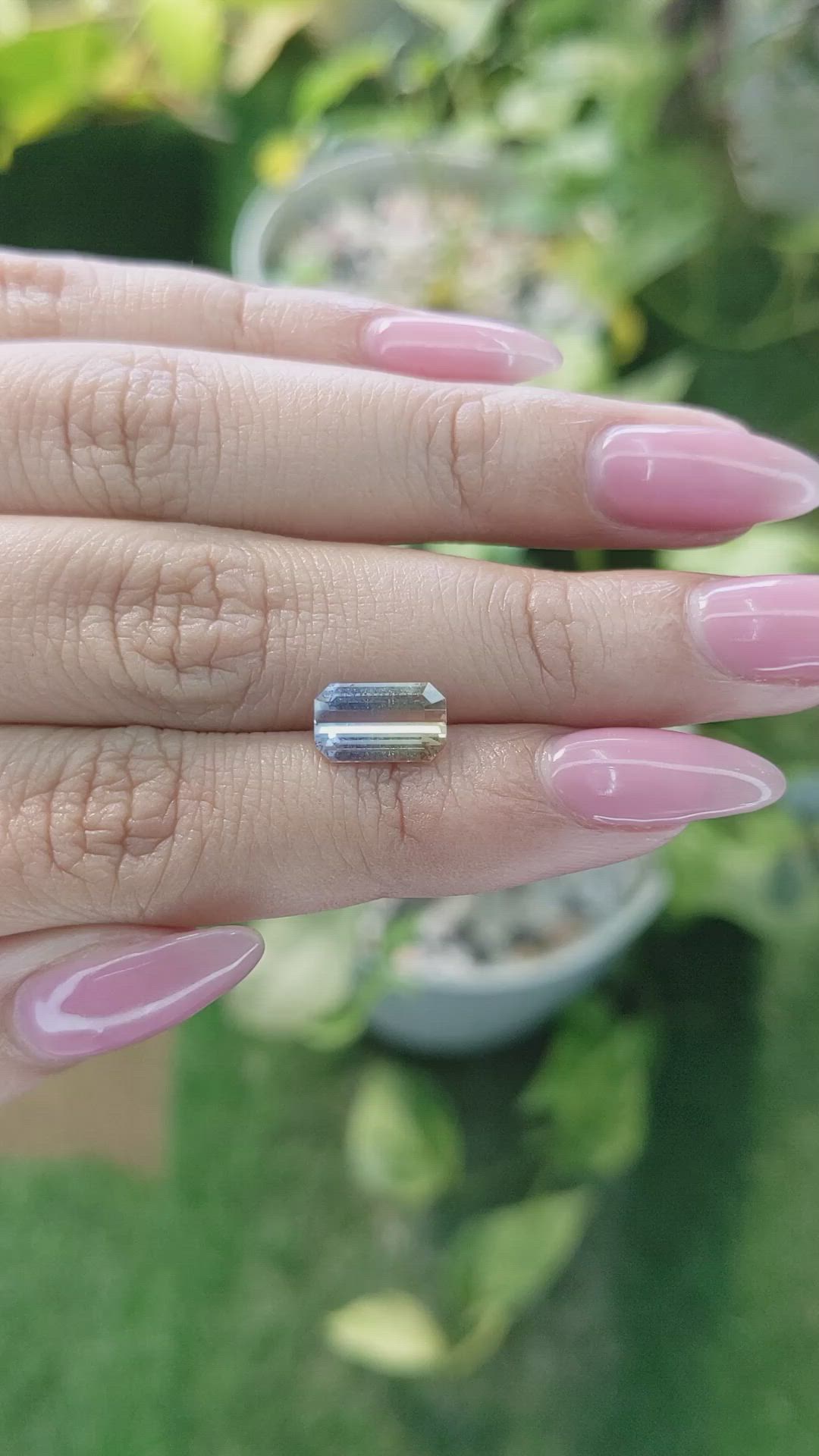 2.21 Ct. Bi Color Sapphire from Ceylon (Sri Lanka) Size Video