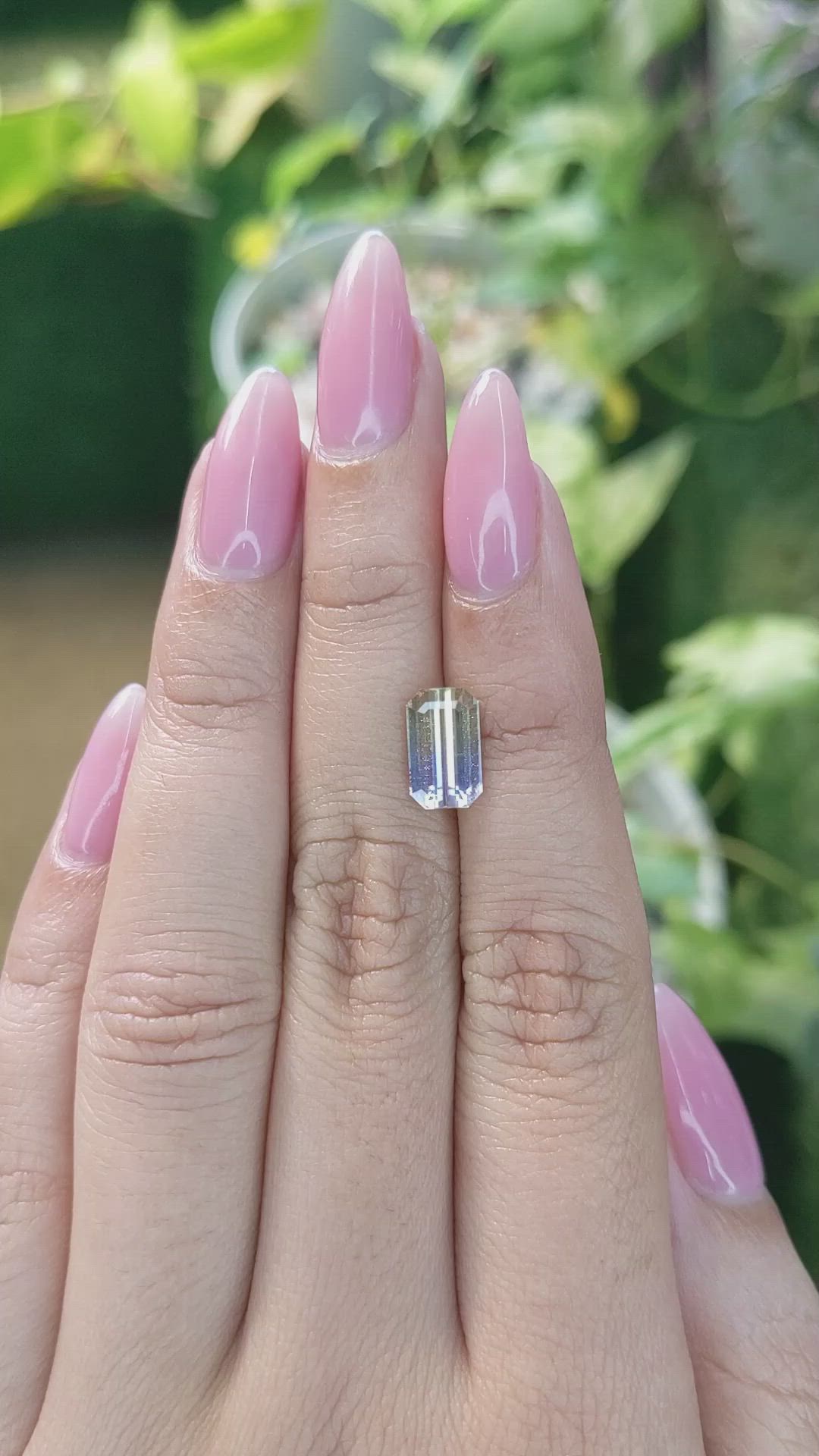 2.21 Ct. Bi Color Sapphire from Ceylon (Sri Lanka) Size Video