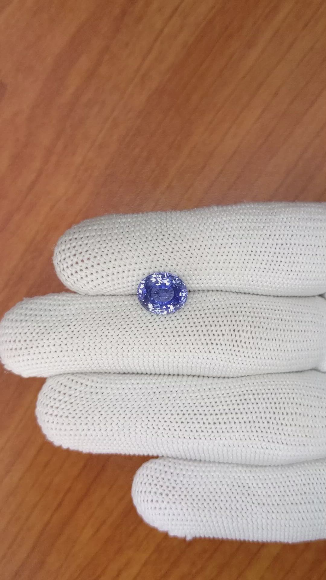 4.09 Ct. Blue Sapphire from Ceylon (Sri Lanka) Size Video