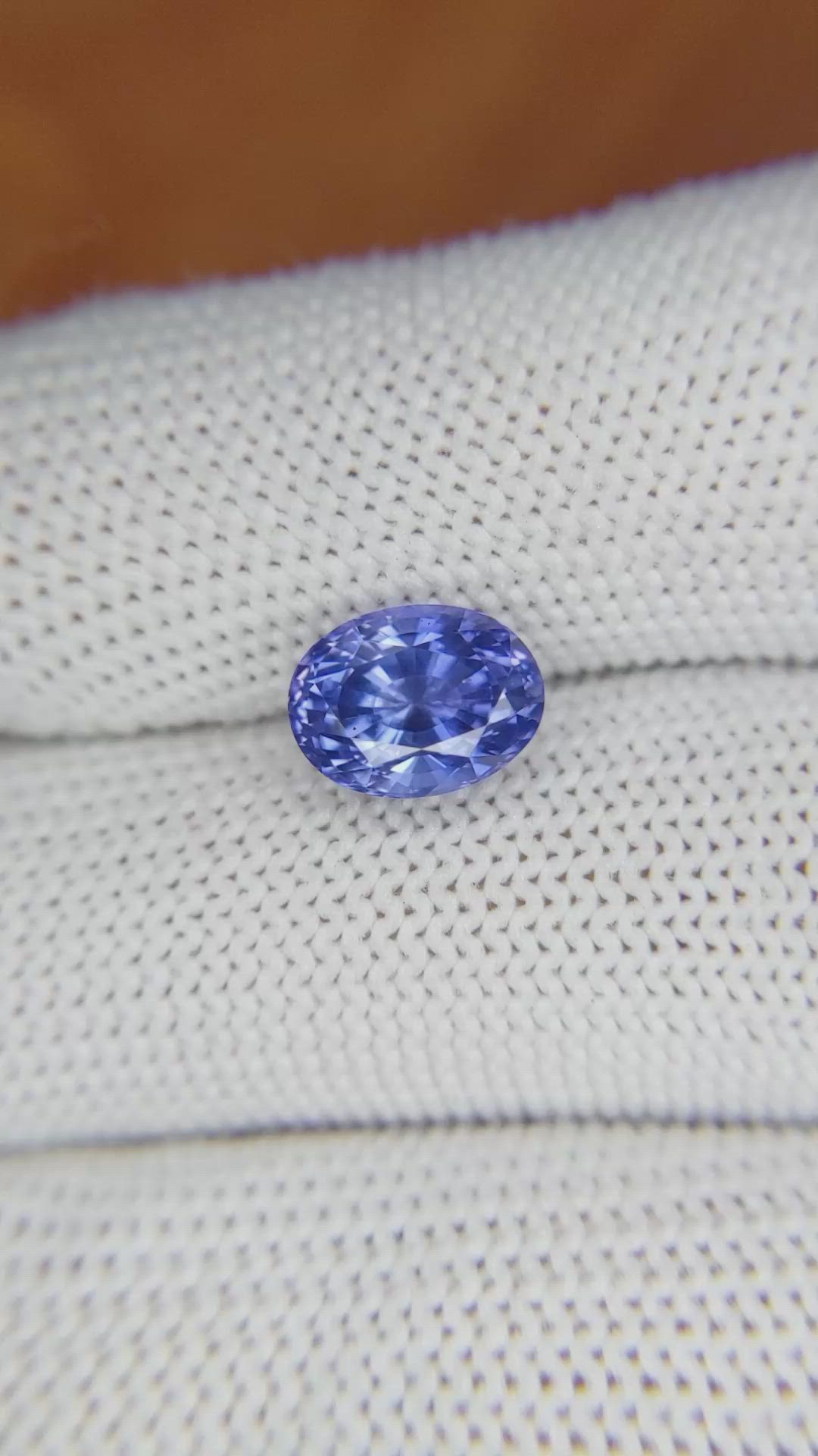 3.31 Ct. Blue Sapphire from Ceylon (Sri Lanka) Size Video