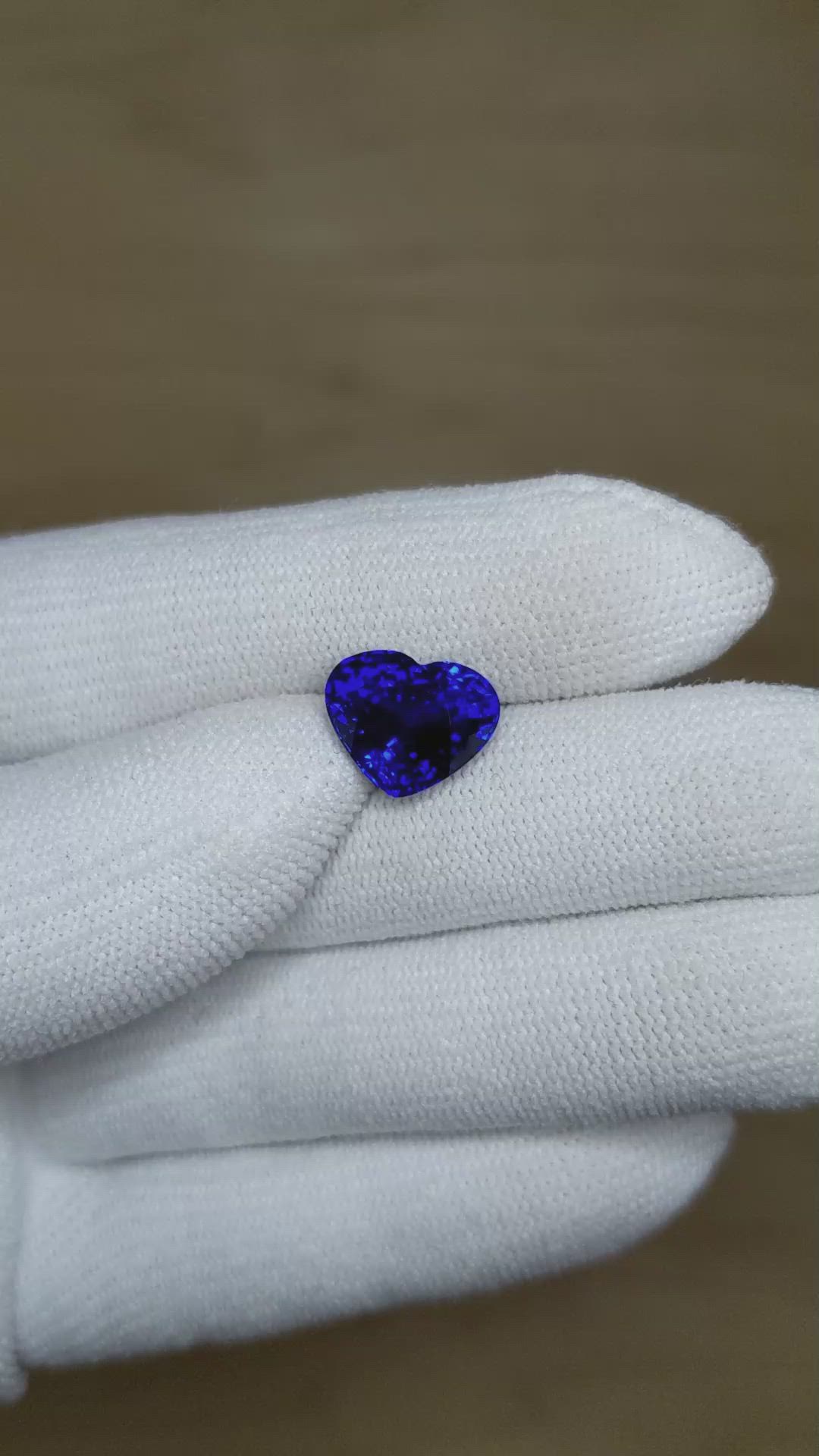 6.30 Ct. Blue Sapphire from Ceylon (Sri Lanka) Size Video