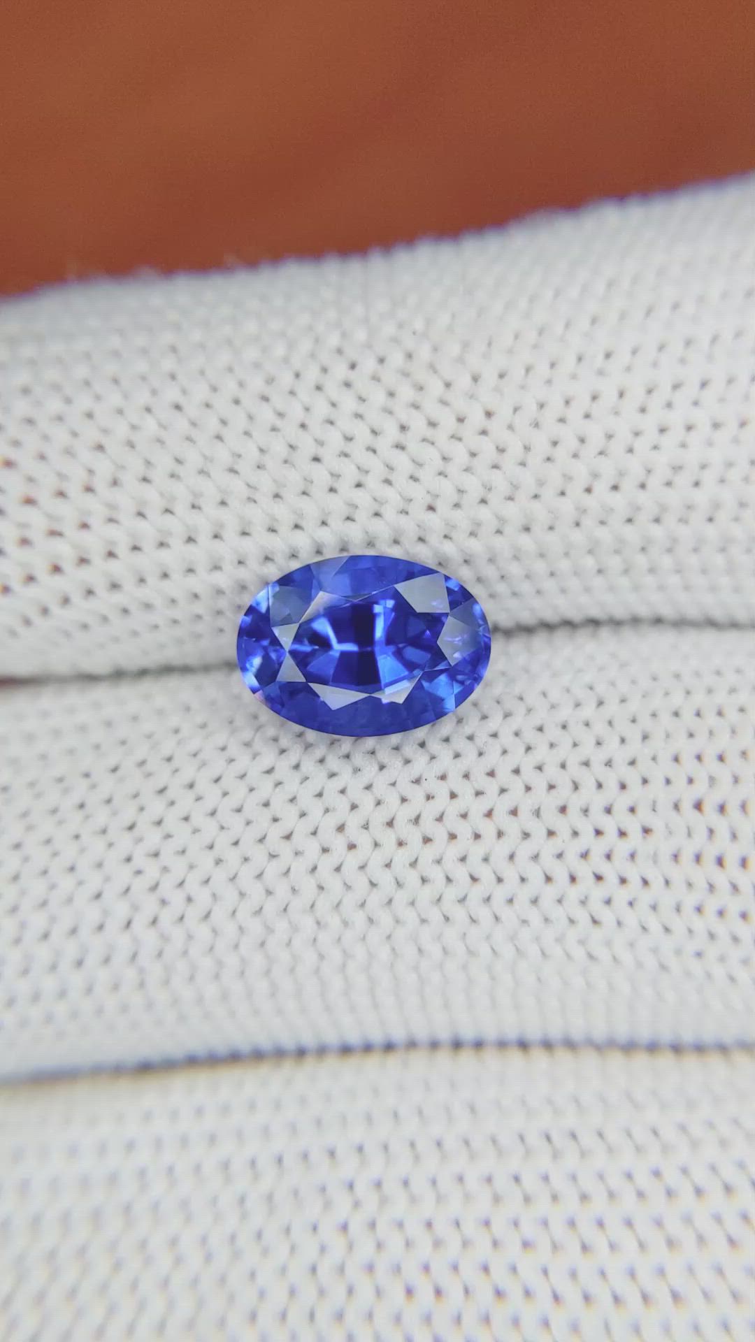 3.20 Ct. Blue Sapphire from Ceylon (Sri Lanka) Size Video