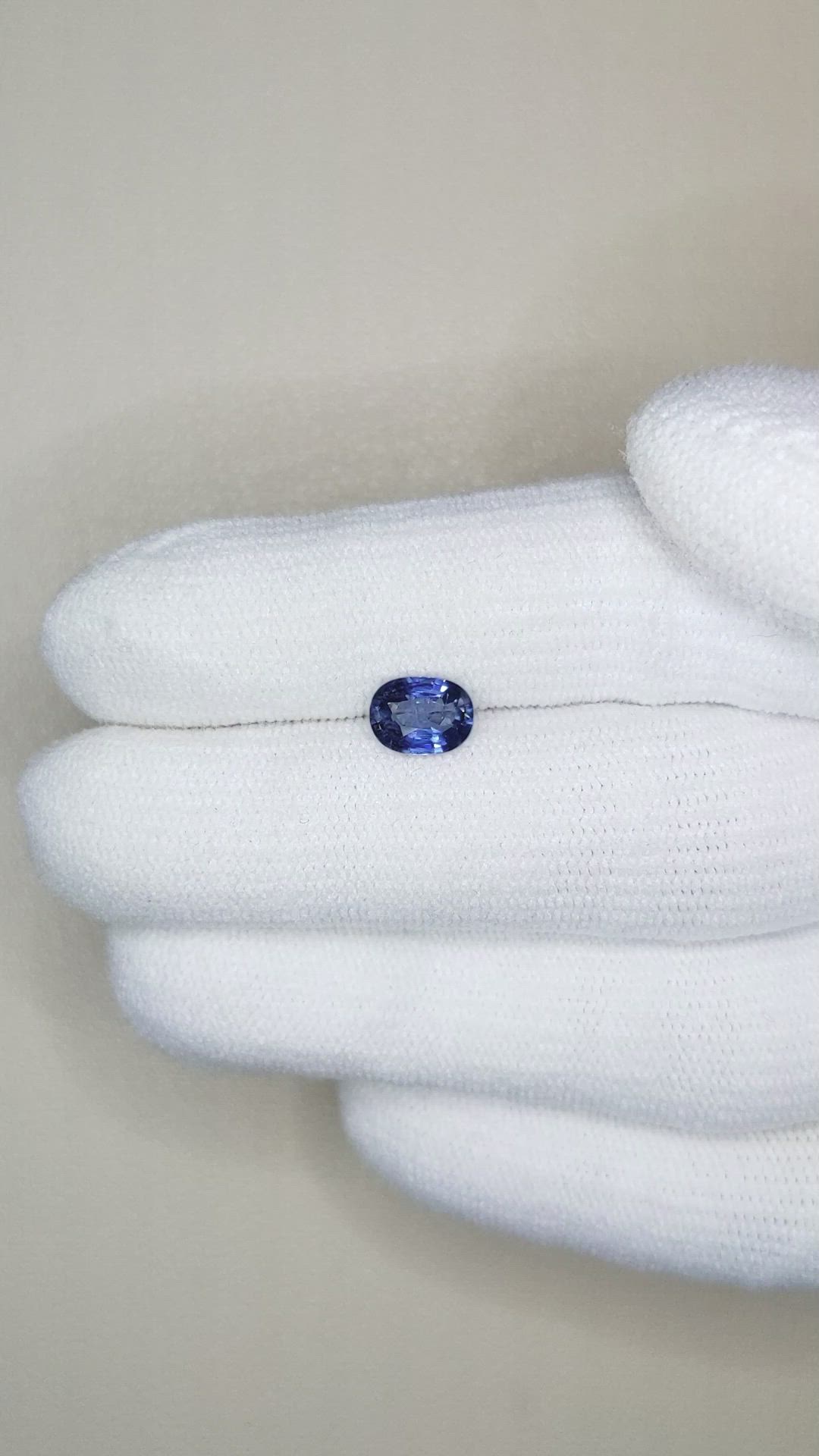 1.05 Ct. Blue Sapphire from Ceylon (Sri Lanka) Size Video