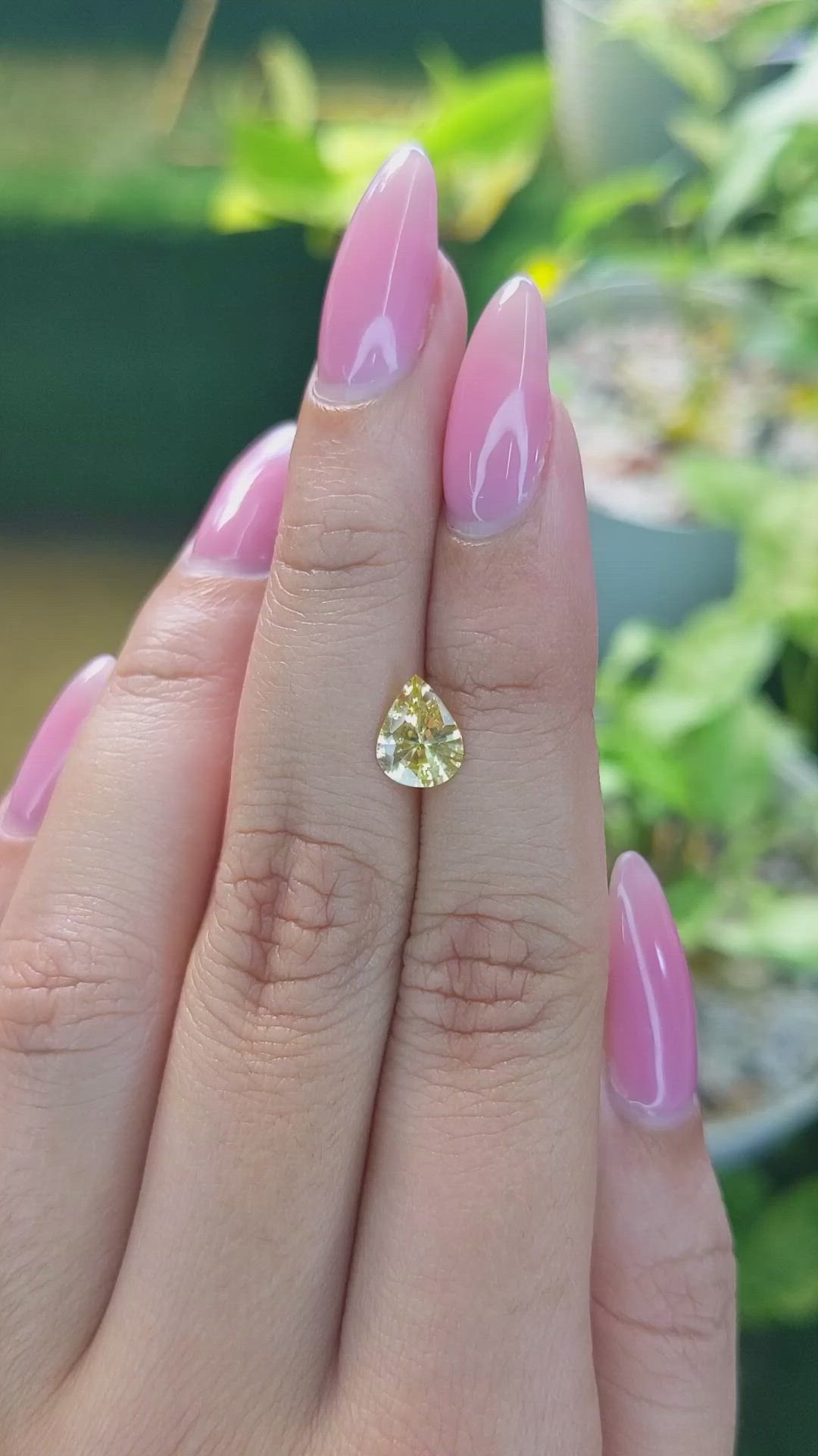 1.25 Ct. Yellow Sapphire from Ceylon (Sri Lanka) Size Video