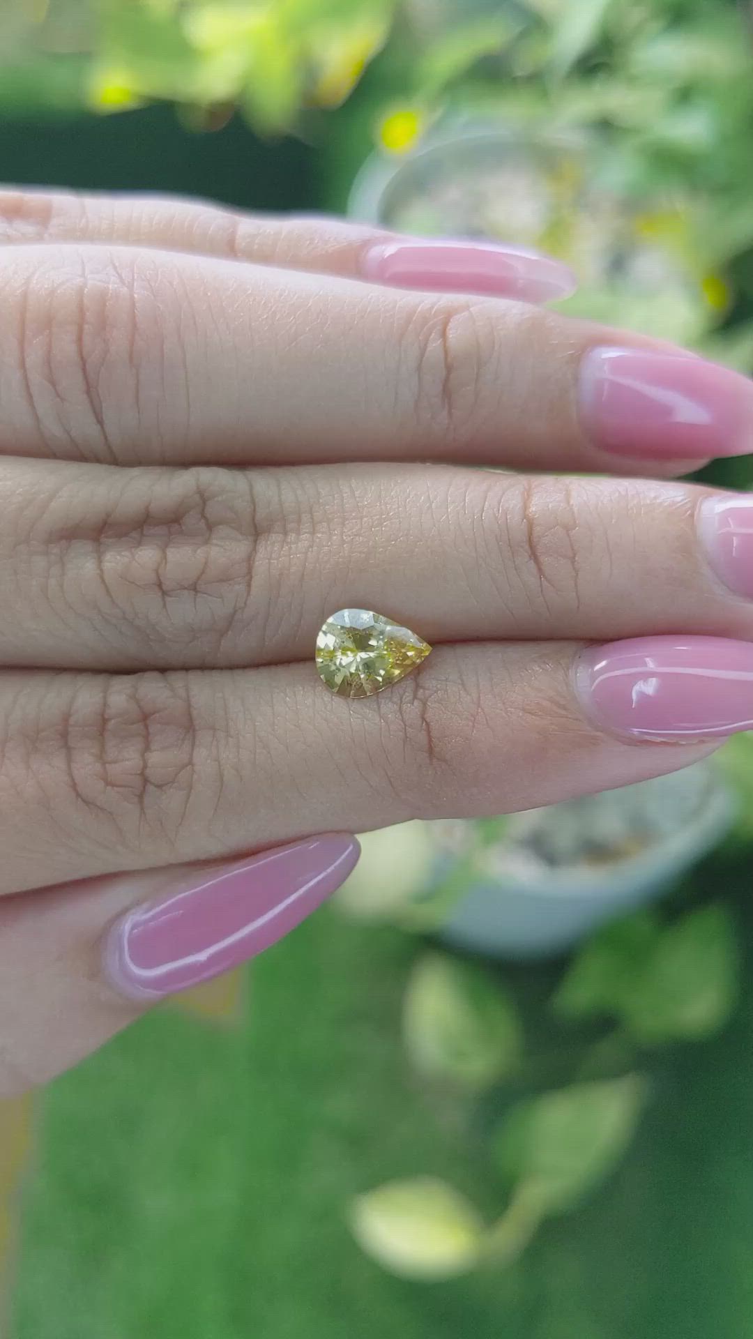 1.25 Ct. Yellow Sapphire from Ceylon (Sri Lanka) Size Video