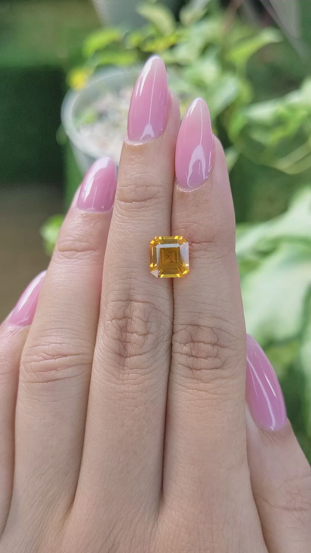 3.00 Ct. Yellowish Orange Sapphire from Ceylon (Sri Lanka) Size Video
