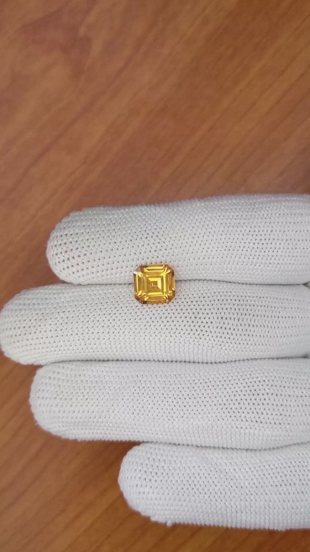 3.00 Ct. Yellowish Orange Sapphire from Ceylon (Sri Lanka) Size Video