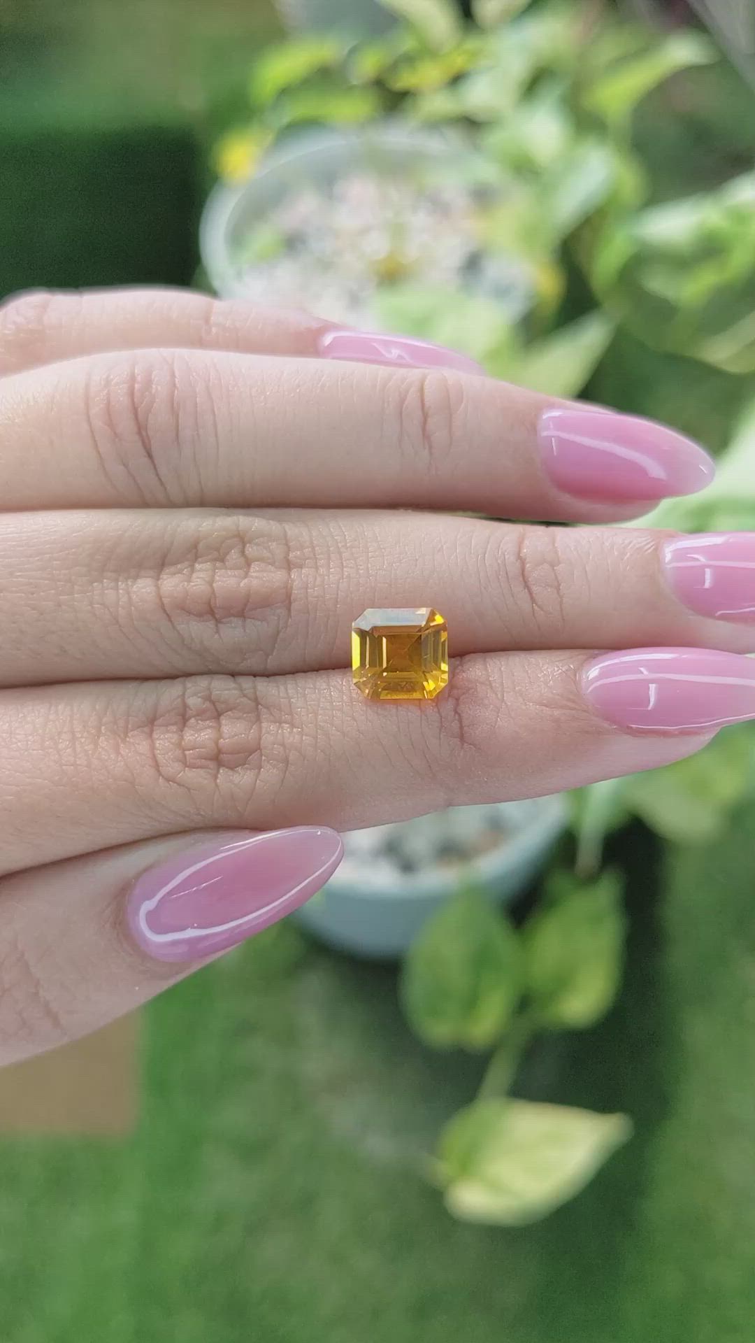 3.00 Ct. Yellowish Orange Sapphire from Ceylon (Sri Lanka) Size Video