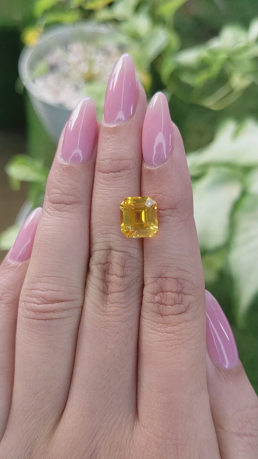 5.21 Ct. Orangish Yellow Sapphire from Ceylon (Sri Lanka) Size Video