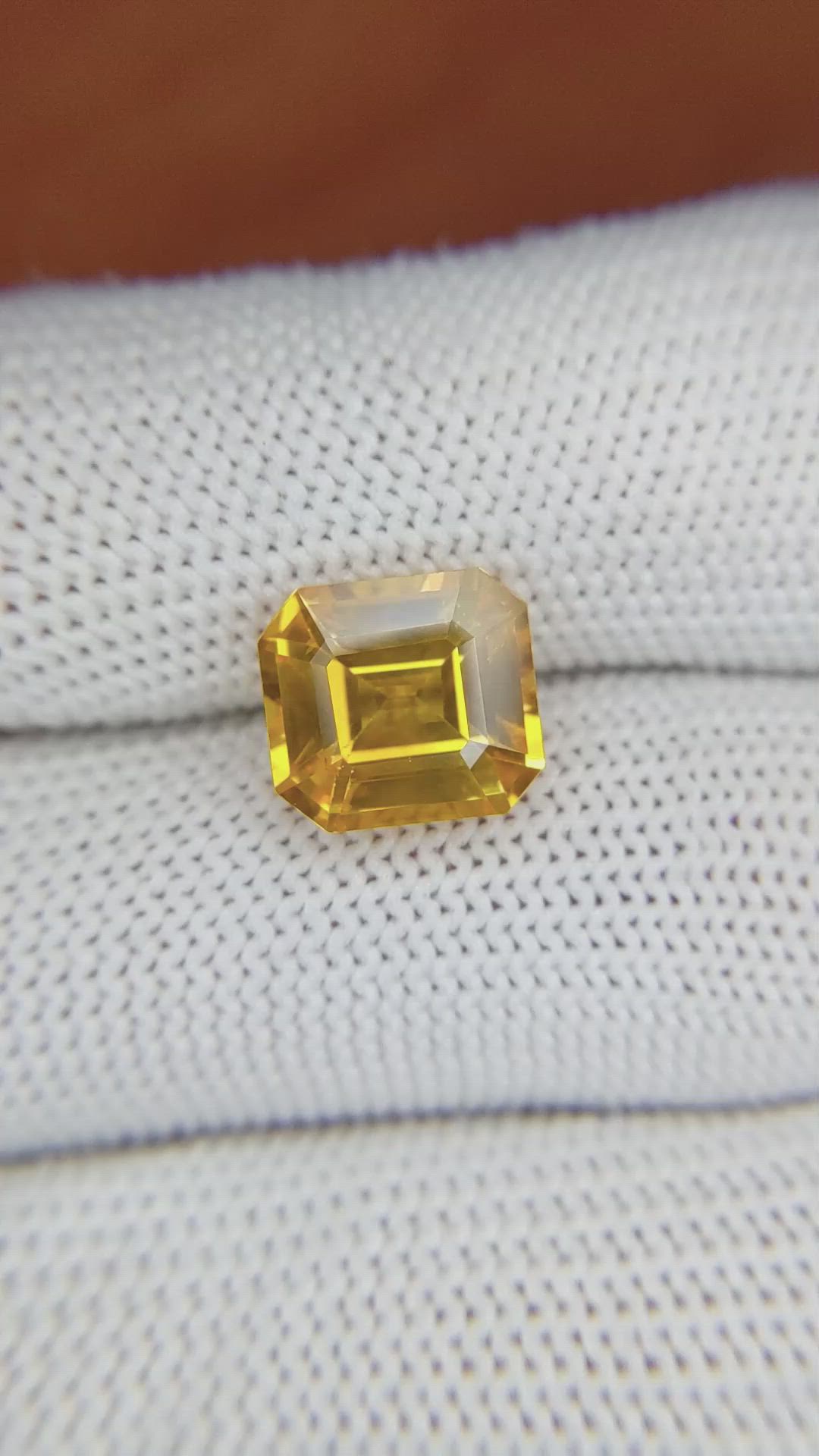 5.21 Ct. Orangish Yellow Sapphire from Ceylon (Sri Lanka) Size Video