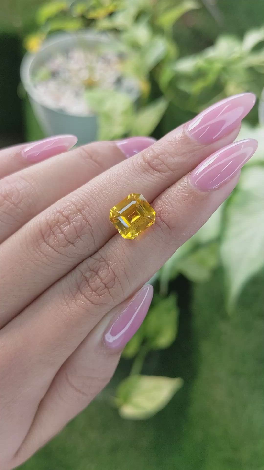 5.21 Ct. Orangish Yellow Sapphire from Ceylon (Sri Lanka) Size Video