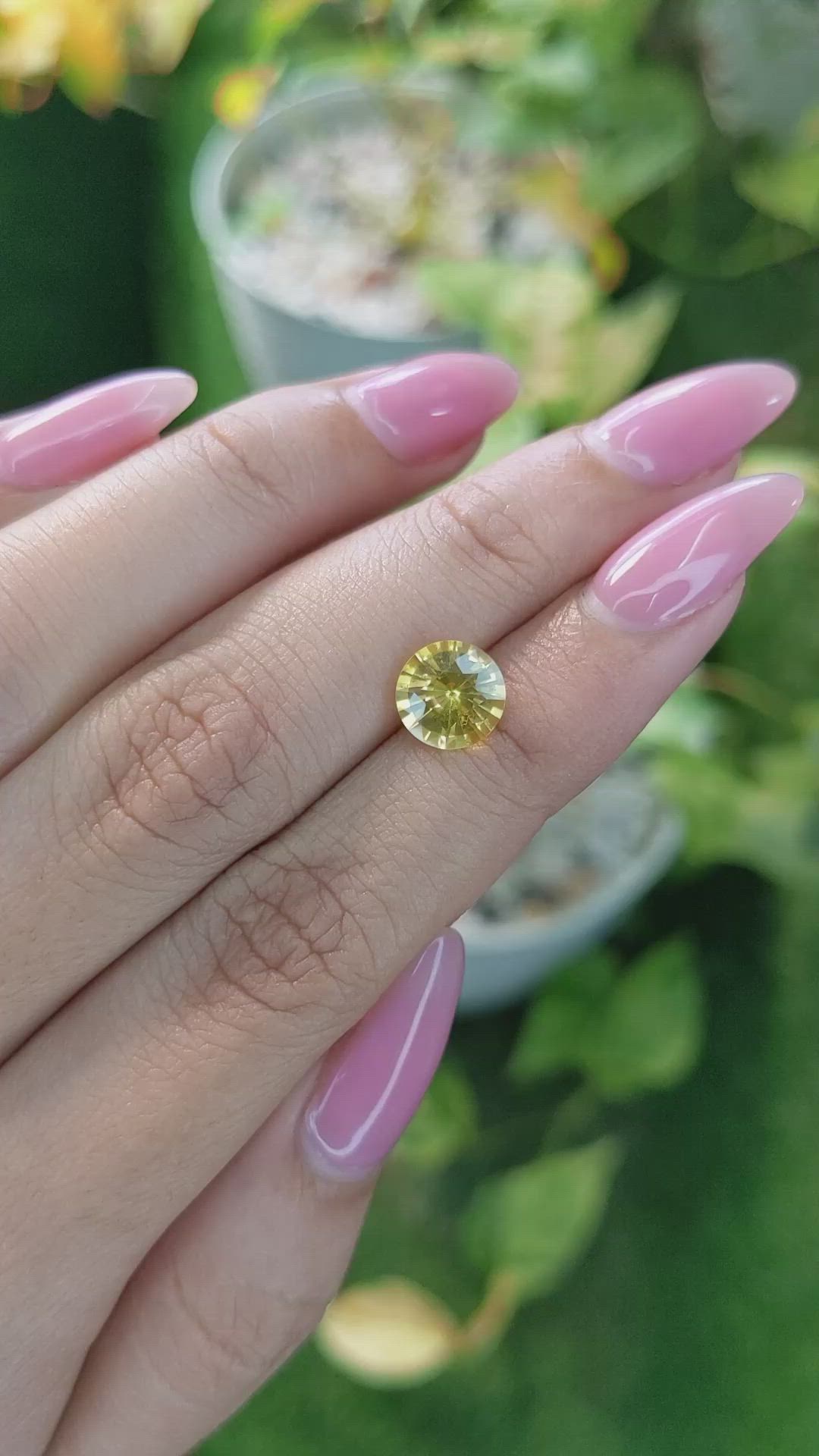2.18 Ct. Yellow Sapphire from Ceylon (Sri Lanka) Size Video