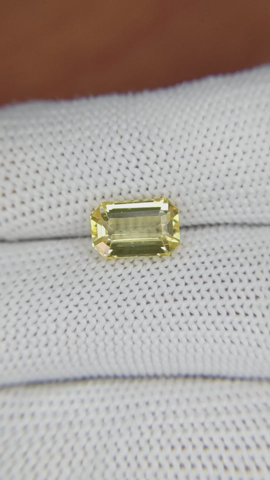 3.12 Ct. Yellow Sapphire from Ceylon (Sri Lanka) Size Video