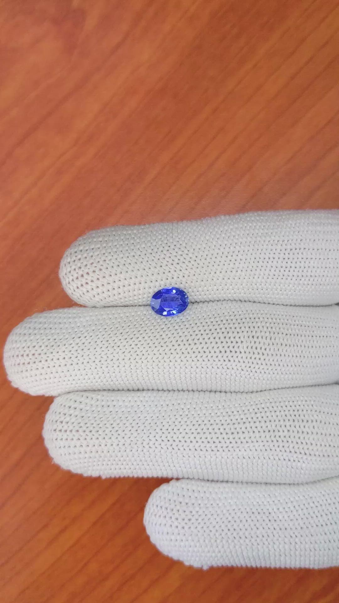 1.04 Ct. Blue Sapphire from Ceylon (Sri Lanka) Size Video