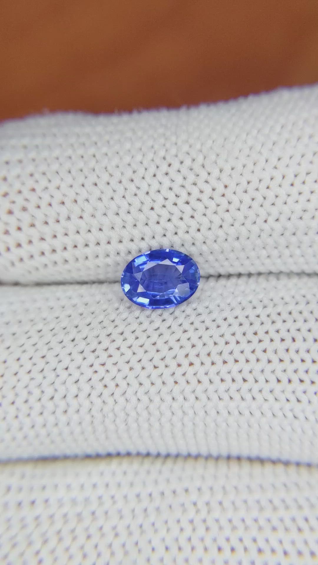 1.04 Ct. Blue Sapphire from Ceylon (Sri Lanka) Size Video