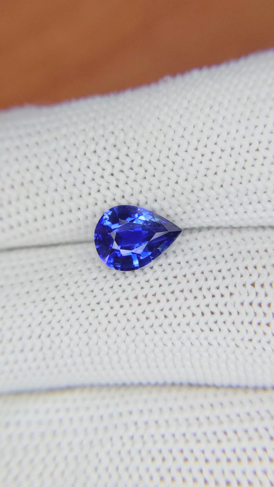 2.01 Ct. Blue Sapphire from Ceylon (Sri Lanka) Size Video