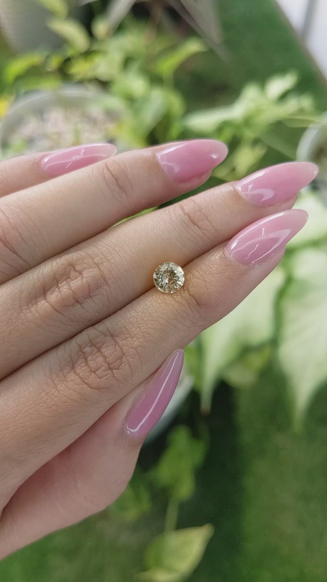 1.13 Ct. Yellow Sapphire from Ceylon (Sri Lanka) Size Video
