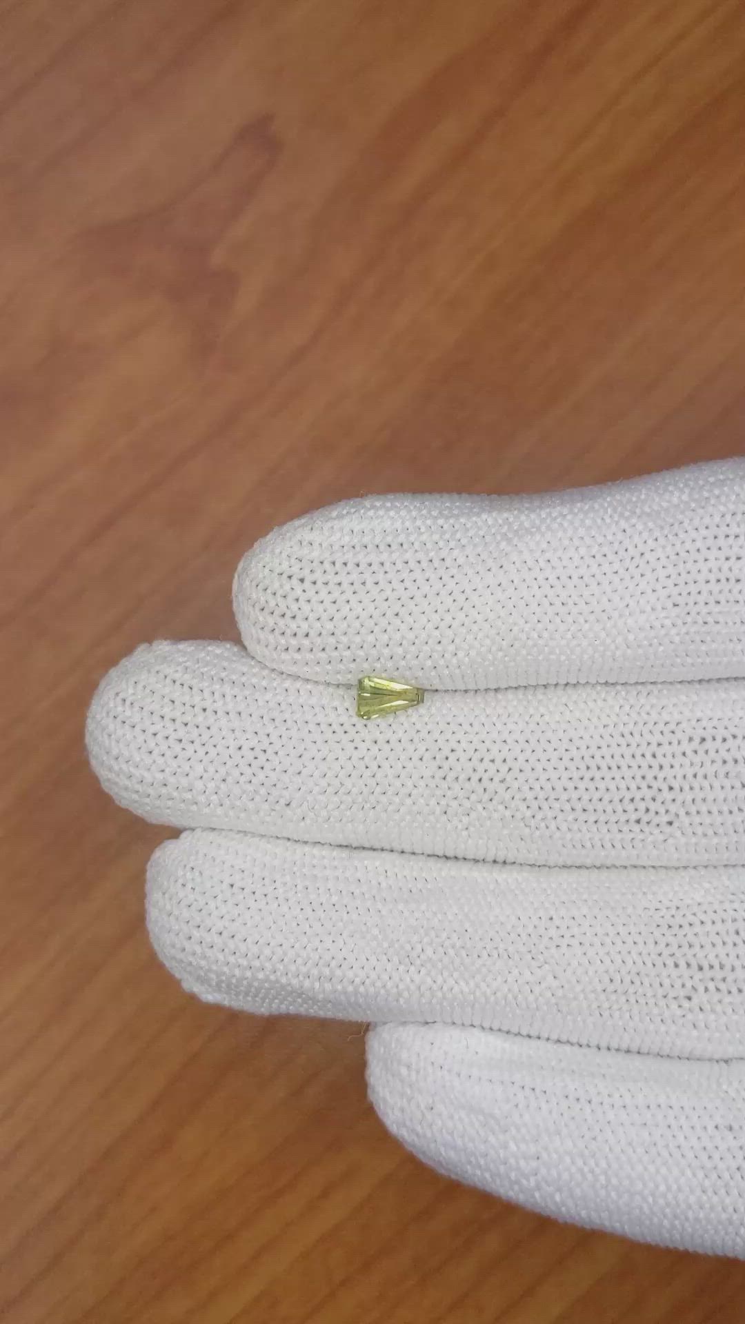 0.42 Ct. Greenish Yellow Sapphire from Ceylon (Sri Lanka) Size Video