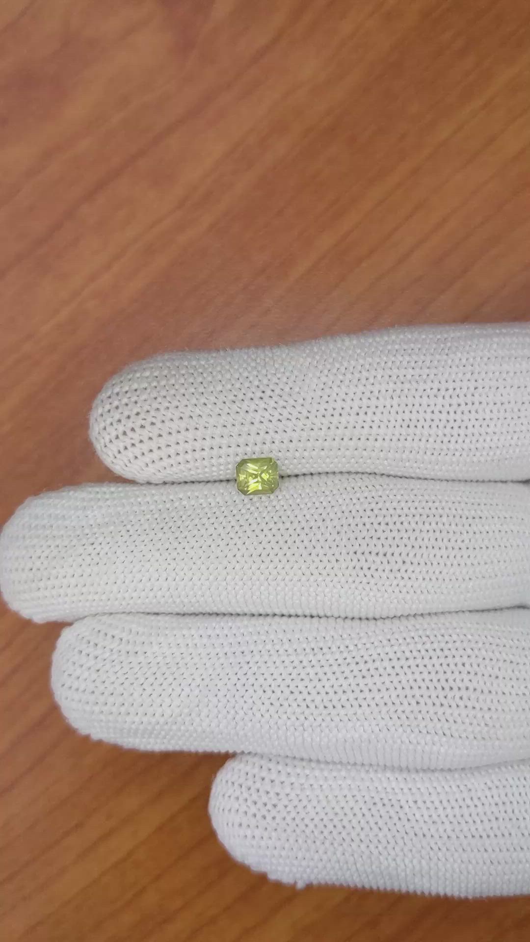 0.60 Ct. Yellowish Green Sapphire from Ceylon (Sri Lanka) Size Video