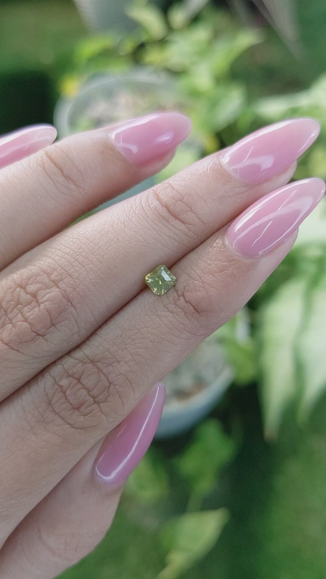 0.50 Ct. Greenish Yellow Sapphire from Ceylon (Sri Lanka) Size Video