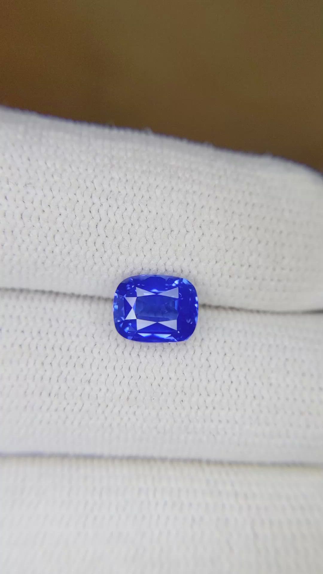 2.30 Ct. Blue Sapphire from Ceylon (Sri Lanka) Size Video