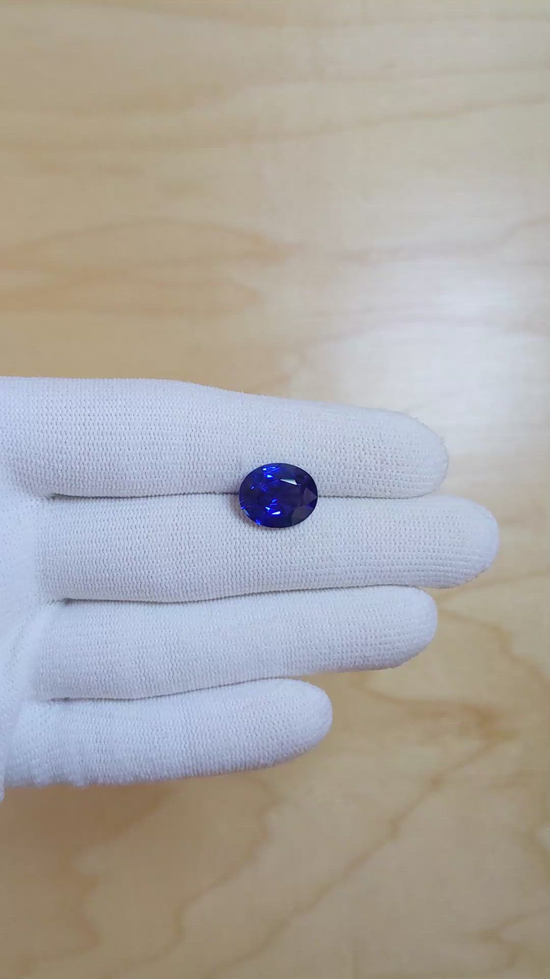 6.16 Ct. Blue Sapphire from Ceylon (Sri Lanka) Size Video