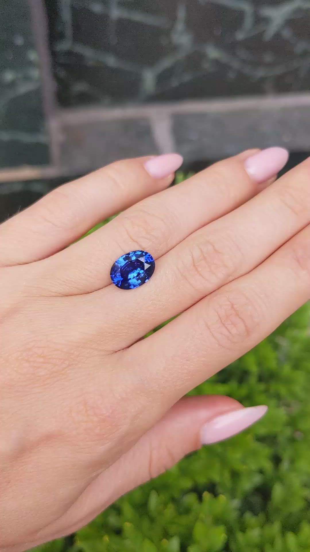 3.87 Ct. Blue Sapphire from Ceylon (Sri Lanka) Size Video